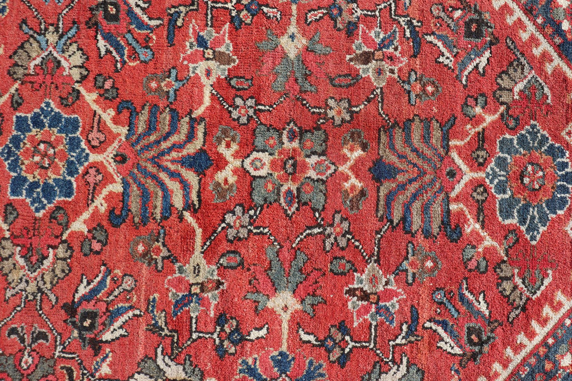 Tapis persan ancien Mahal avec motif sur toute sa surface, bordure rouge douce et foncée en vente 5