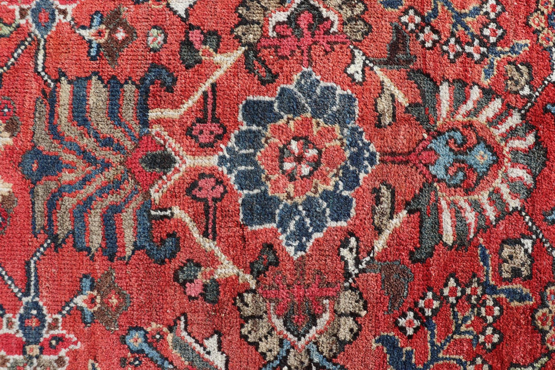 Tapis persan ancien Mahal avec motif sur toute sa surface, bordure rouge douce et foncée en vente 6
