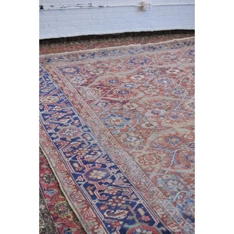 Antiker persischer Mahal-Teppich mit geometrischem Blumenmuster, um 1925-1935 im Zustand „Gut“ im Angebot in Milwaukee, WI