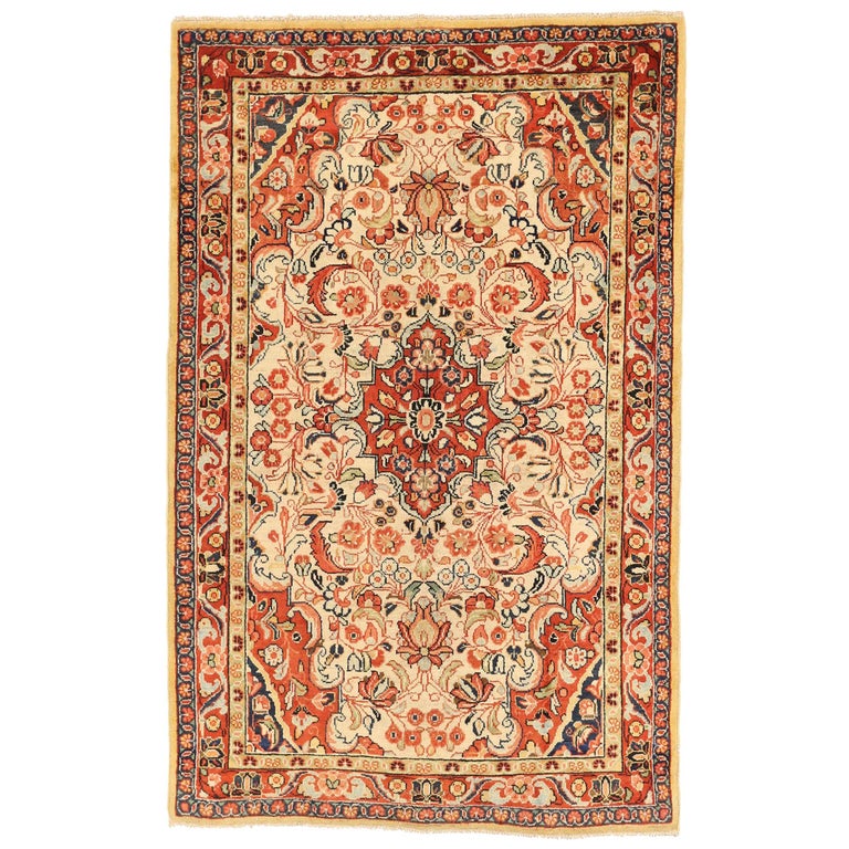 Tapis persan ancien Mahal avec détails floraux rouges et ivoires sur