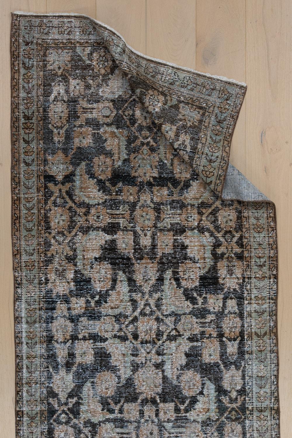 Tessuto a mano Antique Persian Mahal Runner Rug