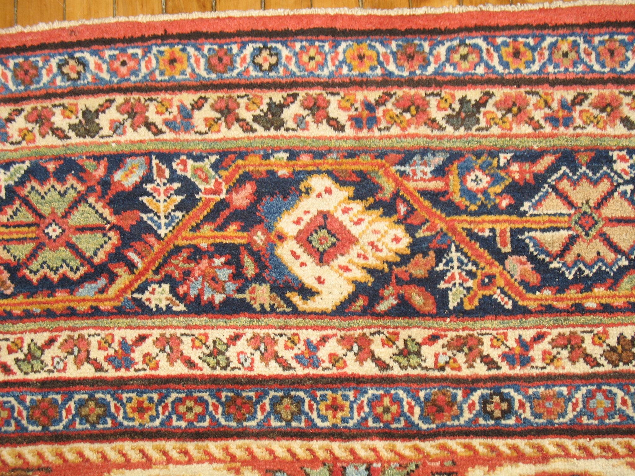  Antique Persian Mahal Sultanabad Rug In Good Condition For Sale In New York, NY