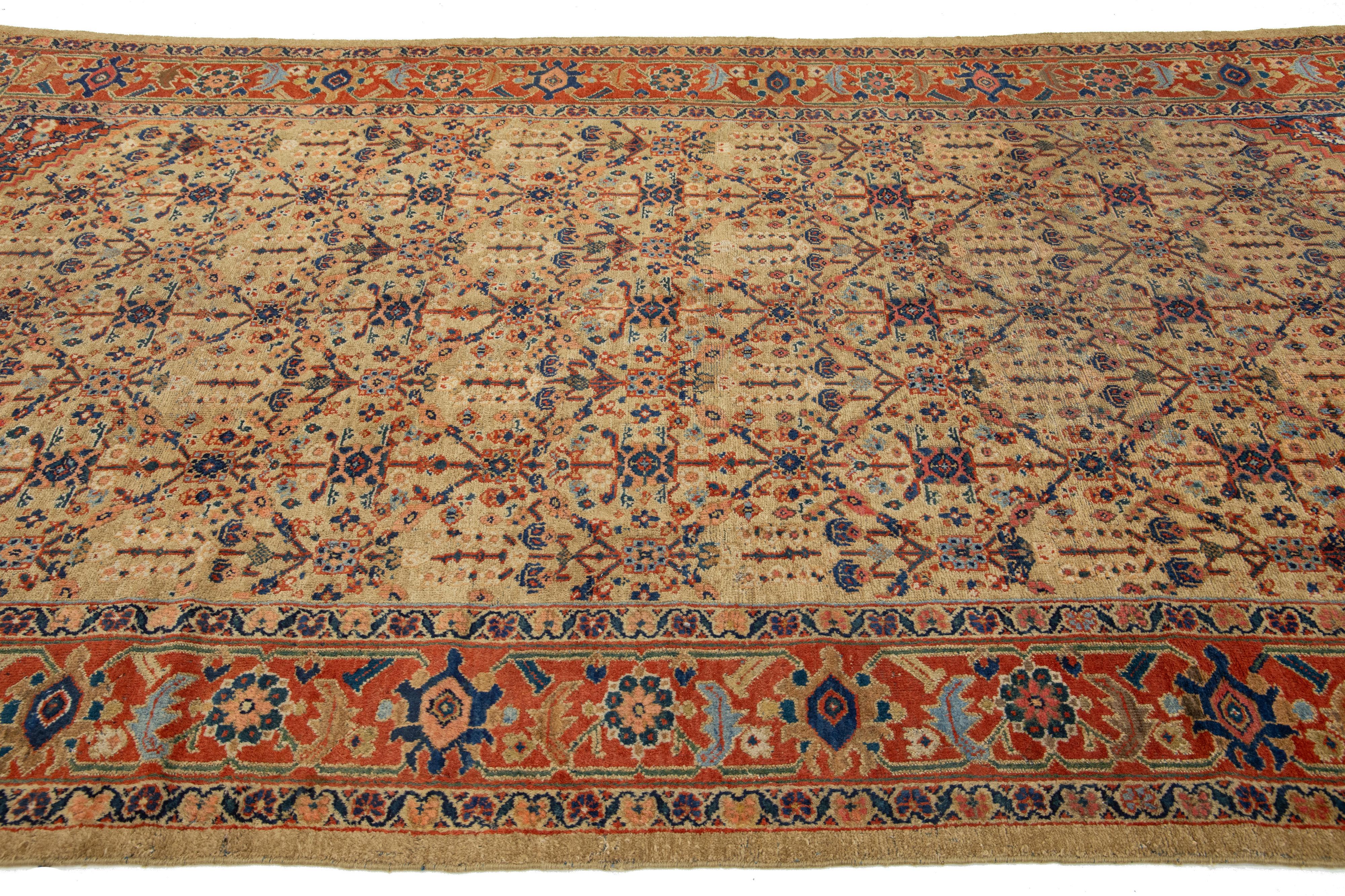 Ancien tapis persan Mahal en laine brun clair fait à la main avec motif sur toute la surface Bon état - En vente à Norwalk, CT