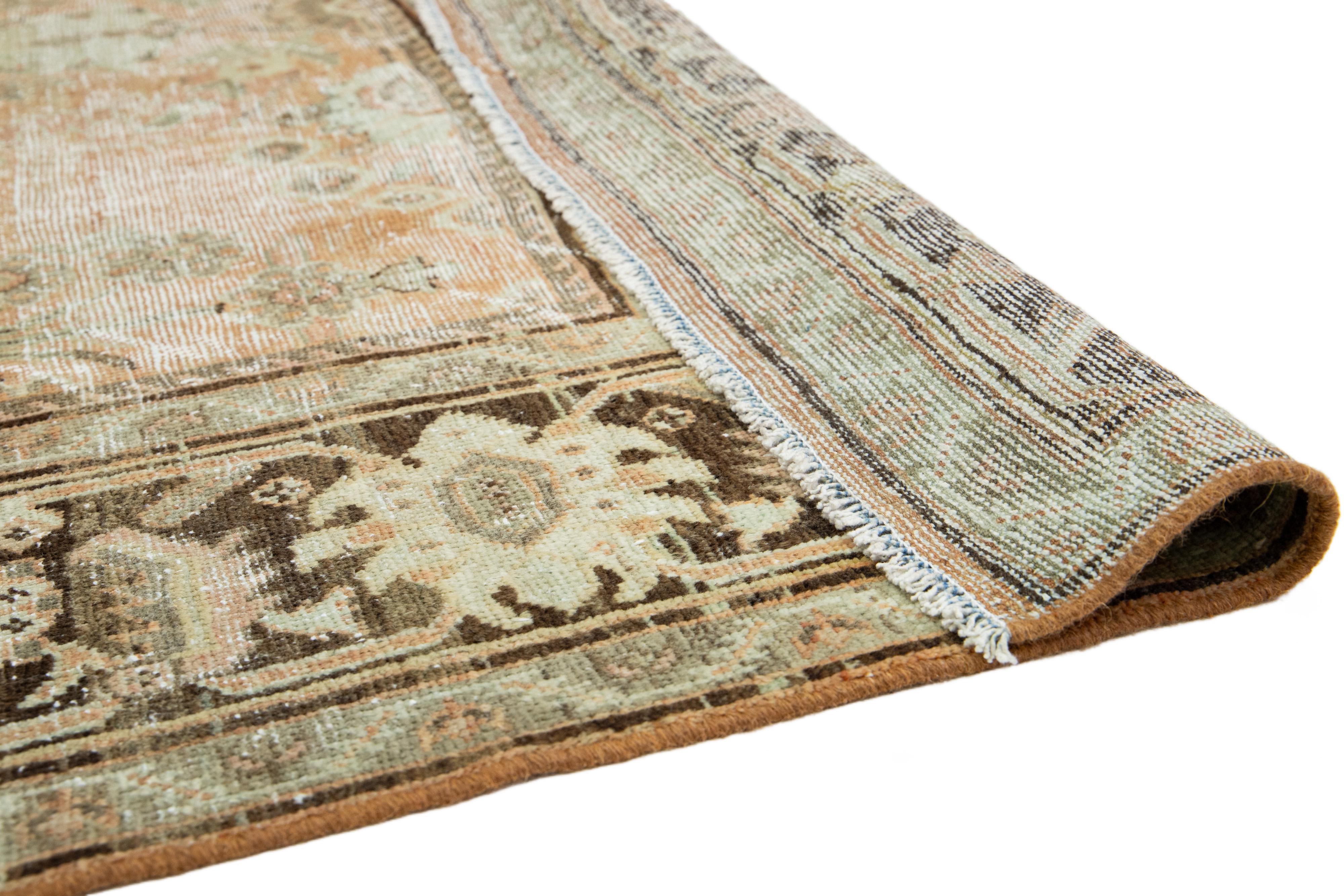 Antique Persian Mahal Wool Rug In Terracotta Color with Floral Design (Islamisch) im Angebot