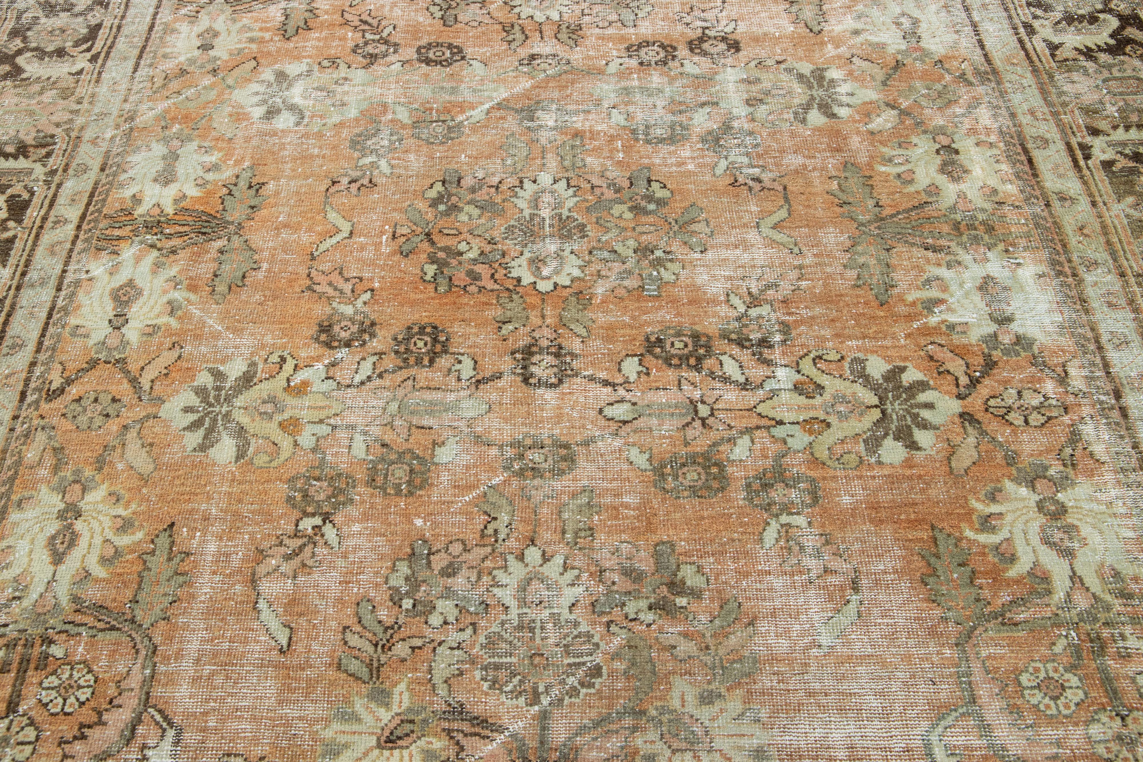 Antique Persian Mahal Wool Rug In Terracotta Color with Floral Design (20. Jahrhundert) im Angebot