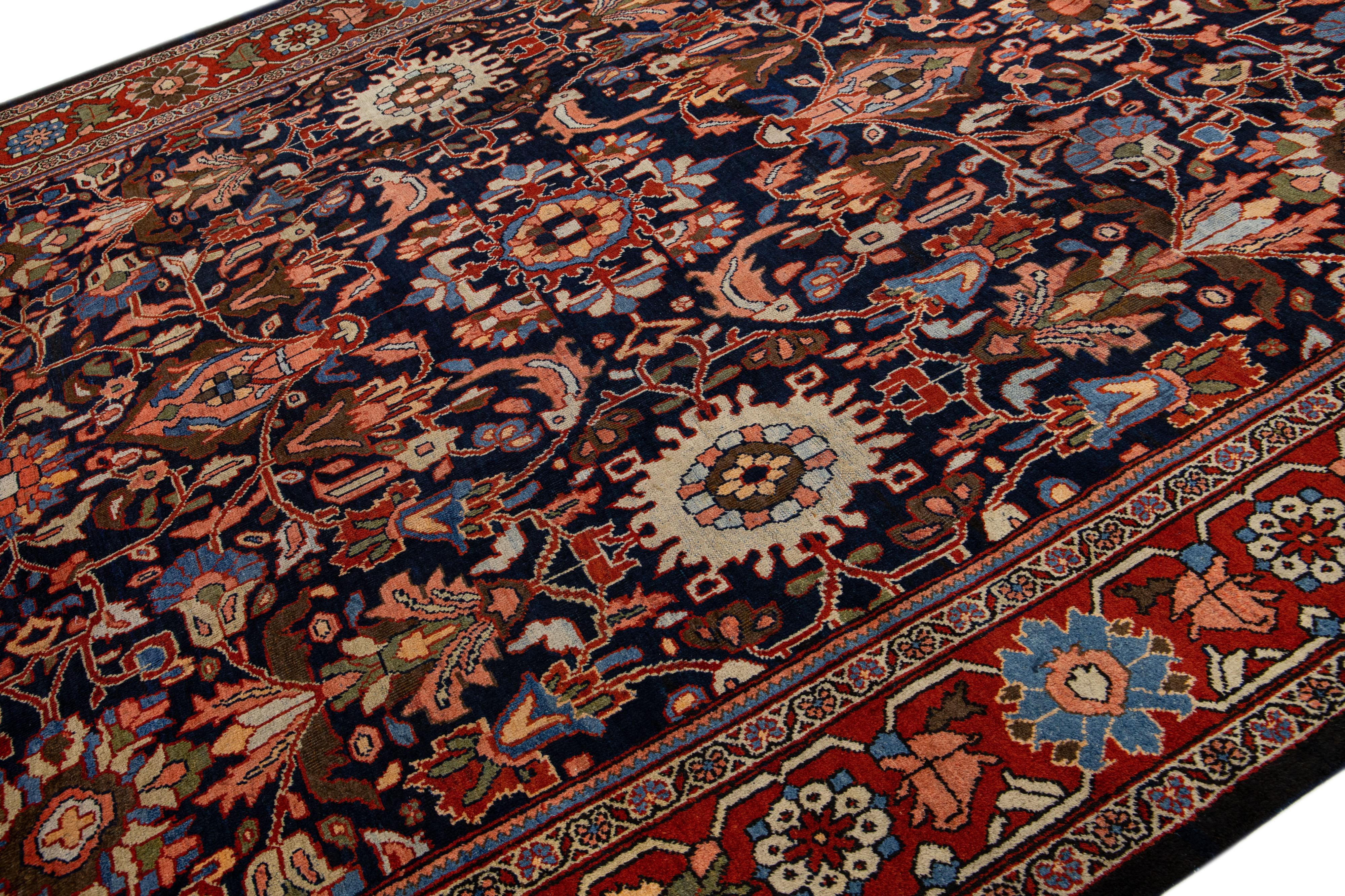 Antiker persischer Mahal-Wollteppich mit Blumenmotiv in Blau (Islamisch) im Angebot