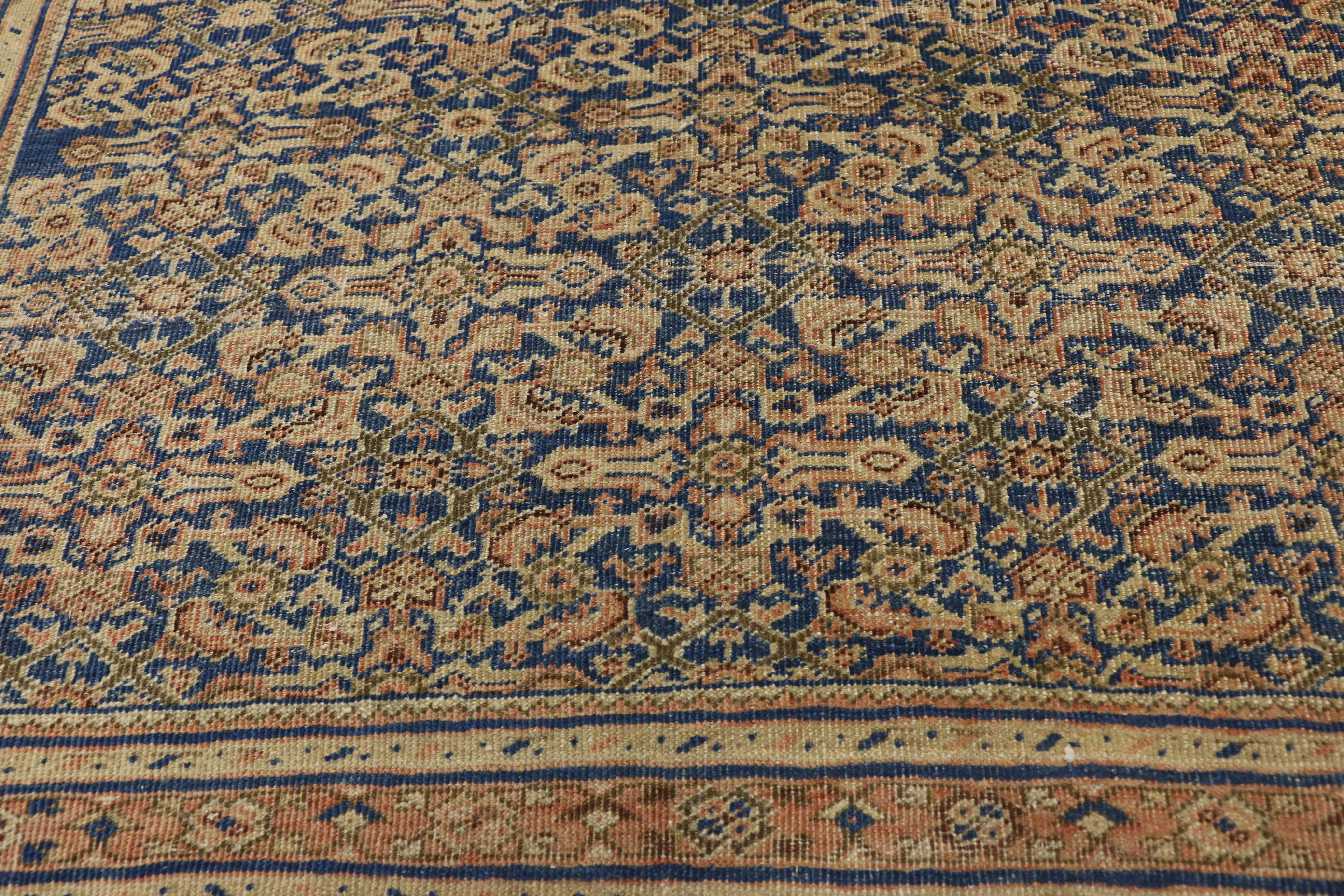Antique Persian Mahal Ziegler Sultanabad Rug with Rustic Italian Cottage Style In Distressed Condition For Sale In Dallas, TX