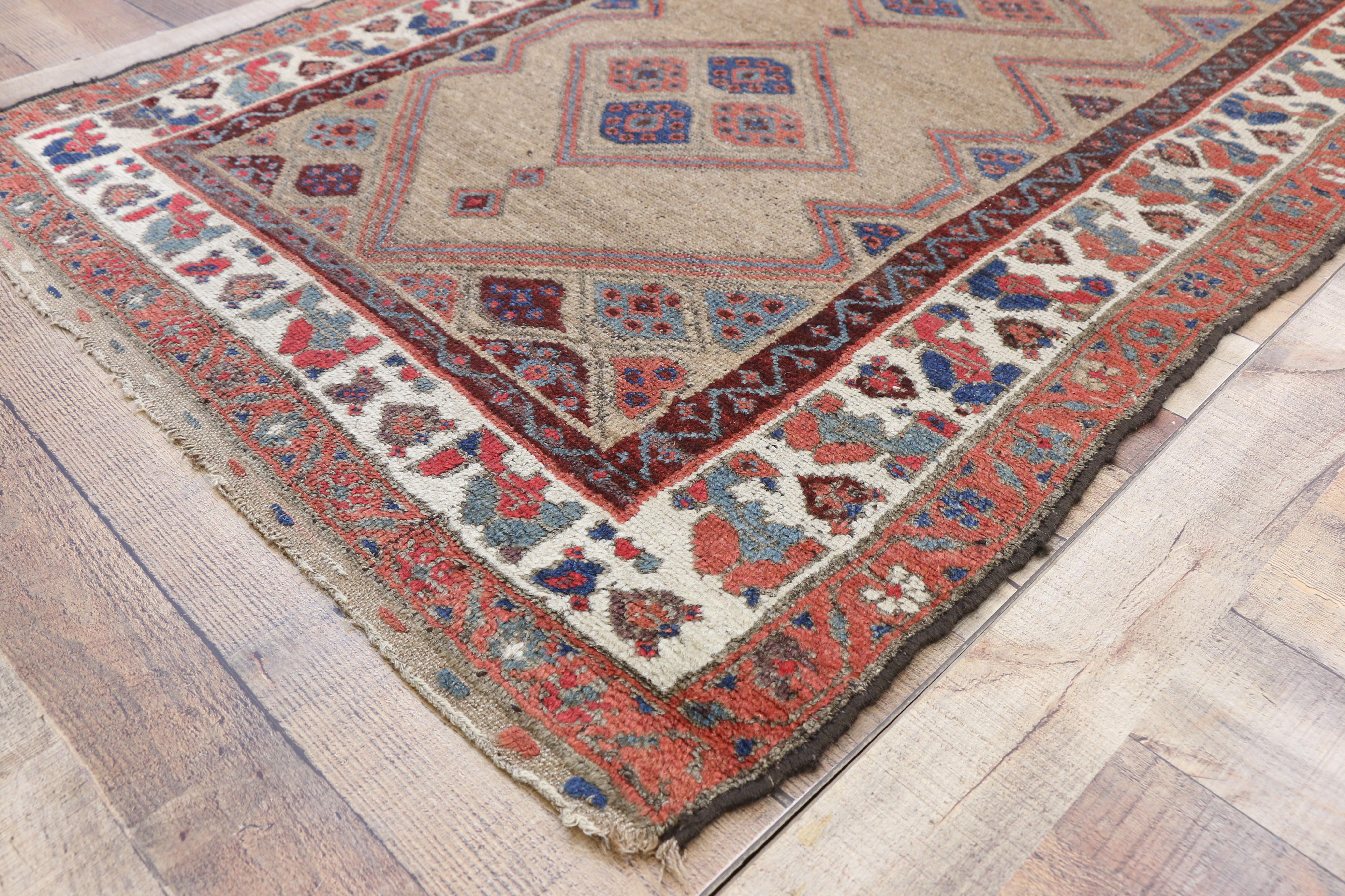 Antique Persian Malayer Accent Rug, Entry or Foyer Rug In Good Condition For Sale In Dallas, TX