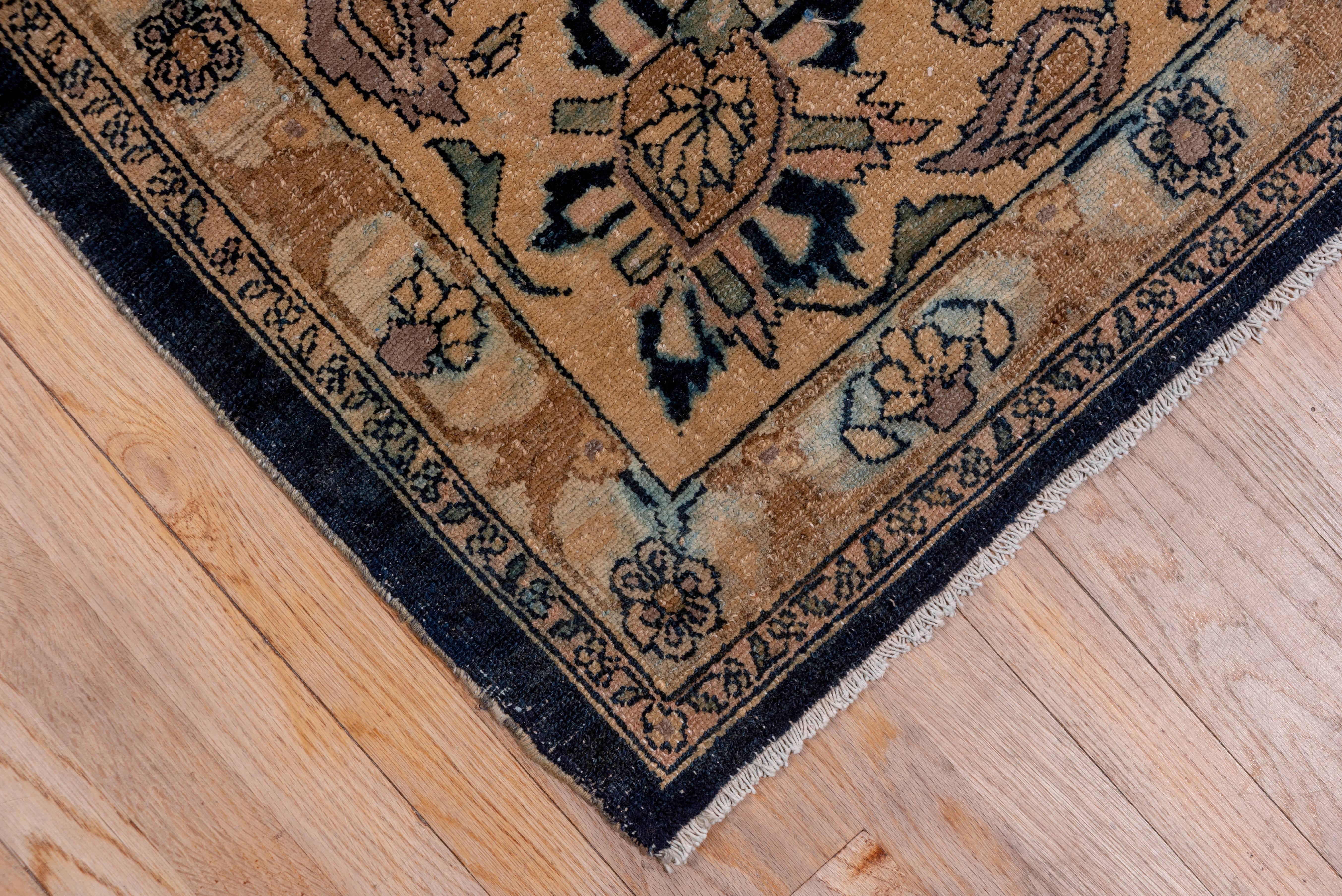 Antique Persian Malayer Carpet In Excellent Condition For Sale In New York, NY