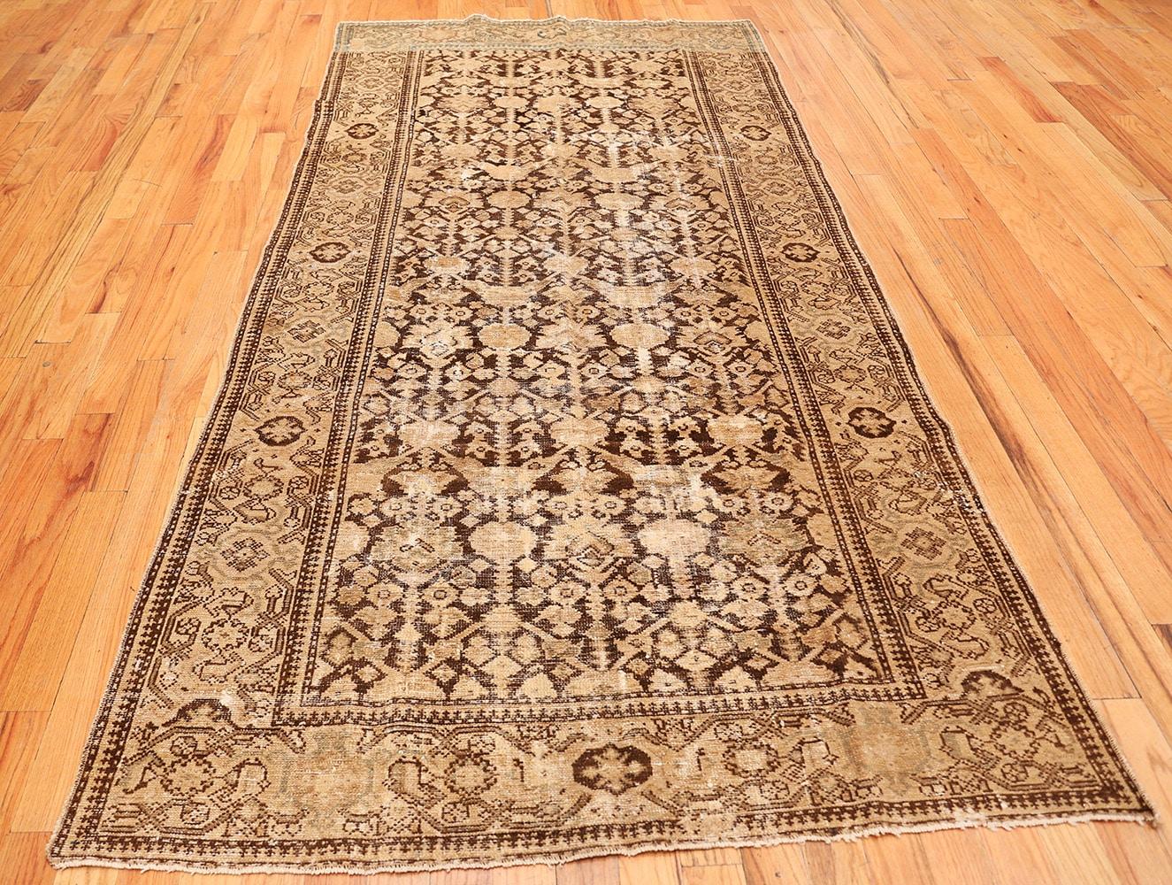 20th Century Antique Persian Malayer Carpet. Size: 4 ft 10 in x 9 ft 8 in (1.47 m x 2.95 m)