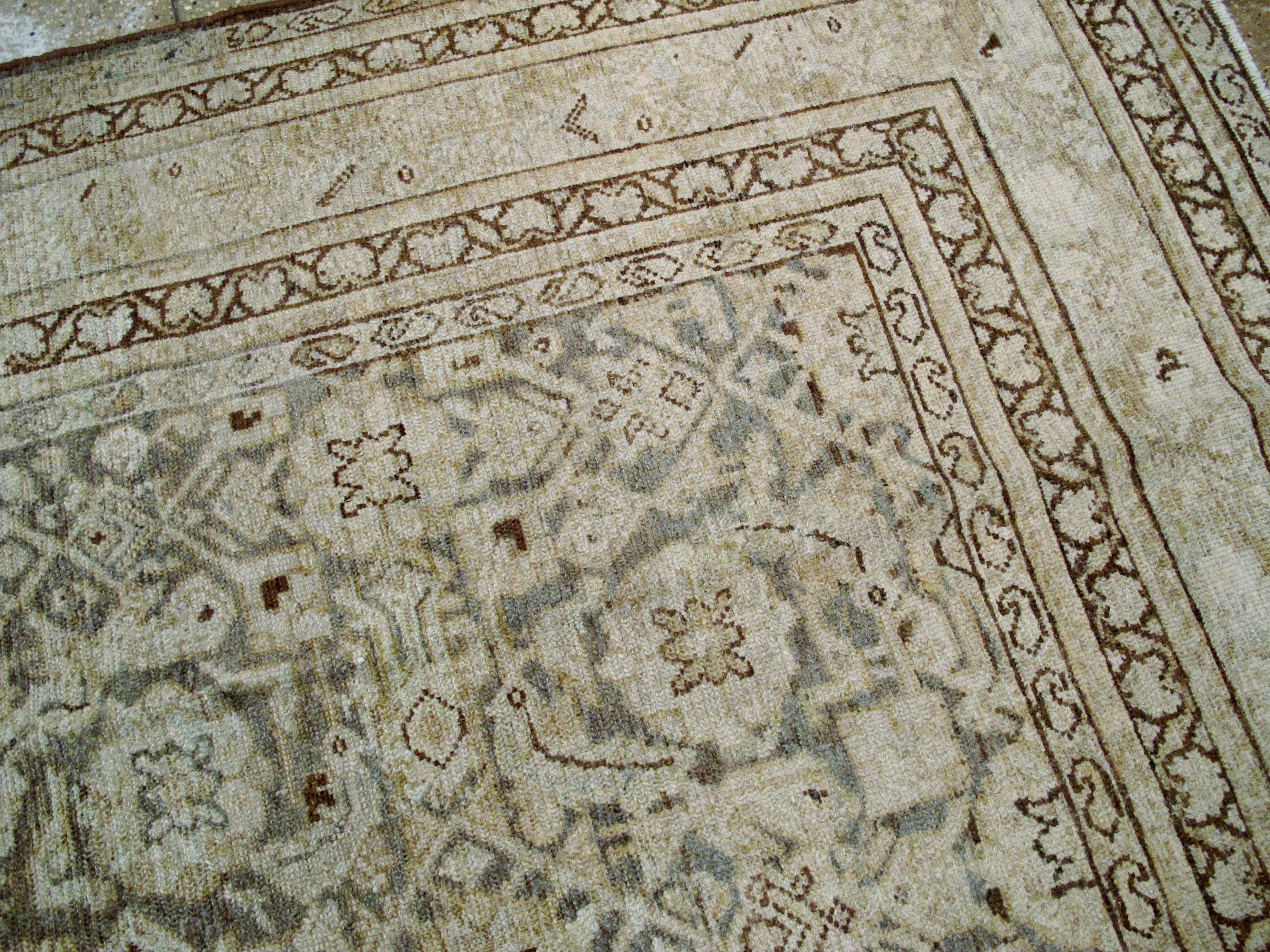 Antiker persischer Malayer-Teppich (Wolle) im Angebot
