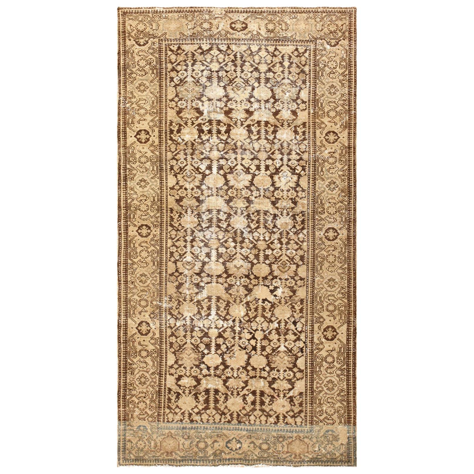 Antique Persian Malayer Carpet. Size: 4 ft 10 in x 9 ft 8 in (1.47 m x 2.95 m)