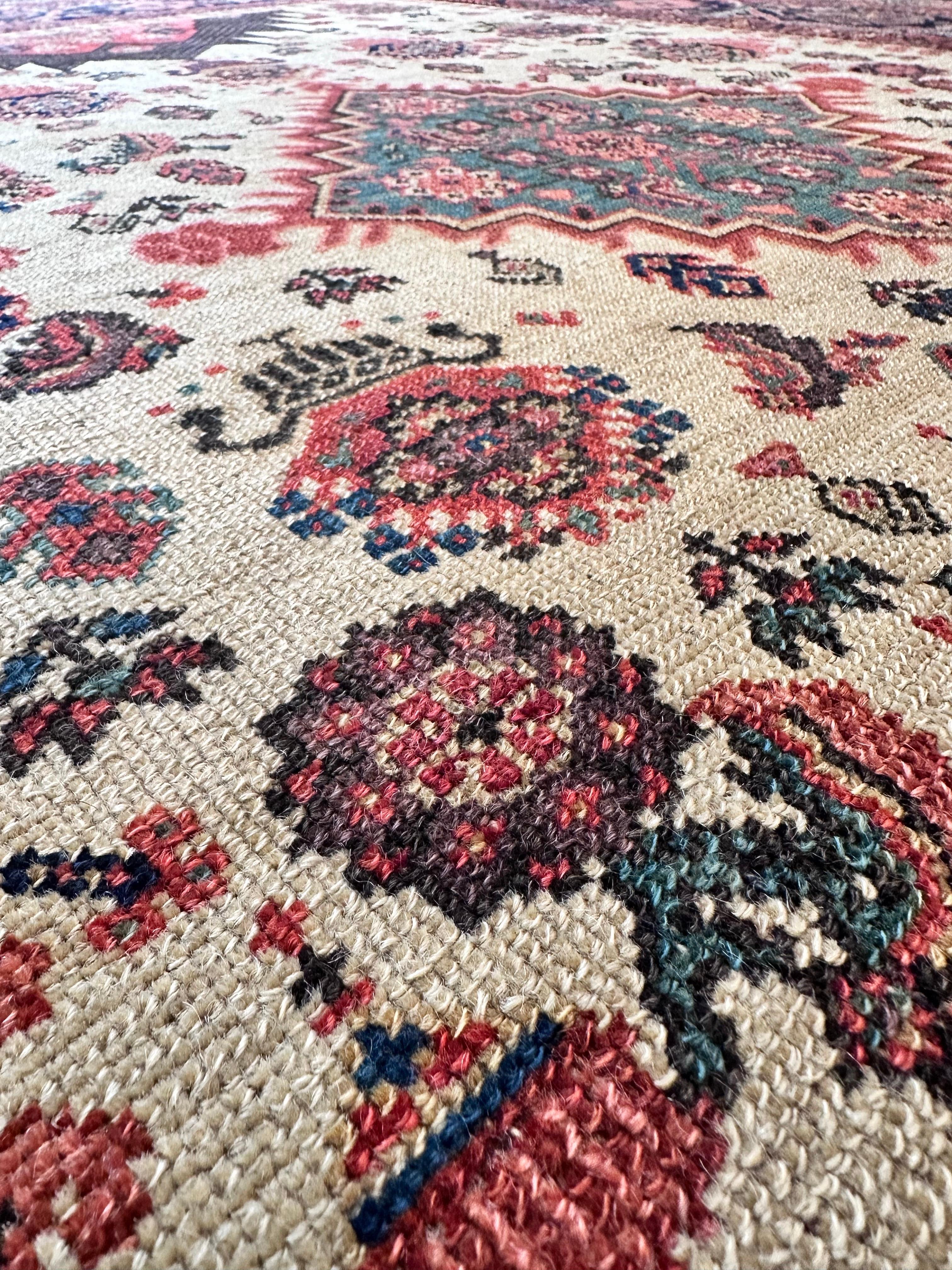 Antiker Persischer Malayer Teppich, Geometrisches Design, Elfenbein, Grün, Marine CIRCA 1890 im Angebot 7