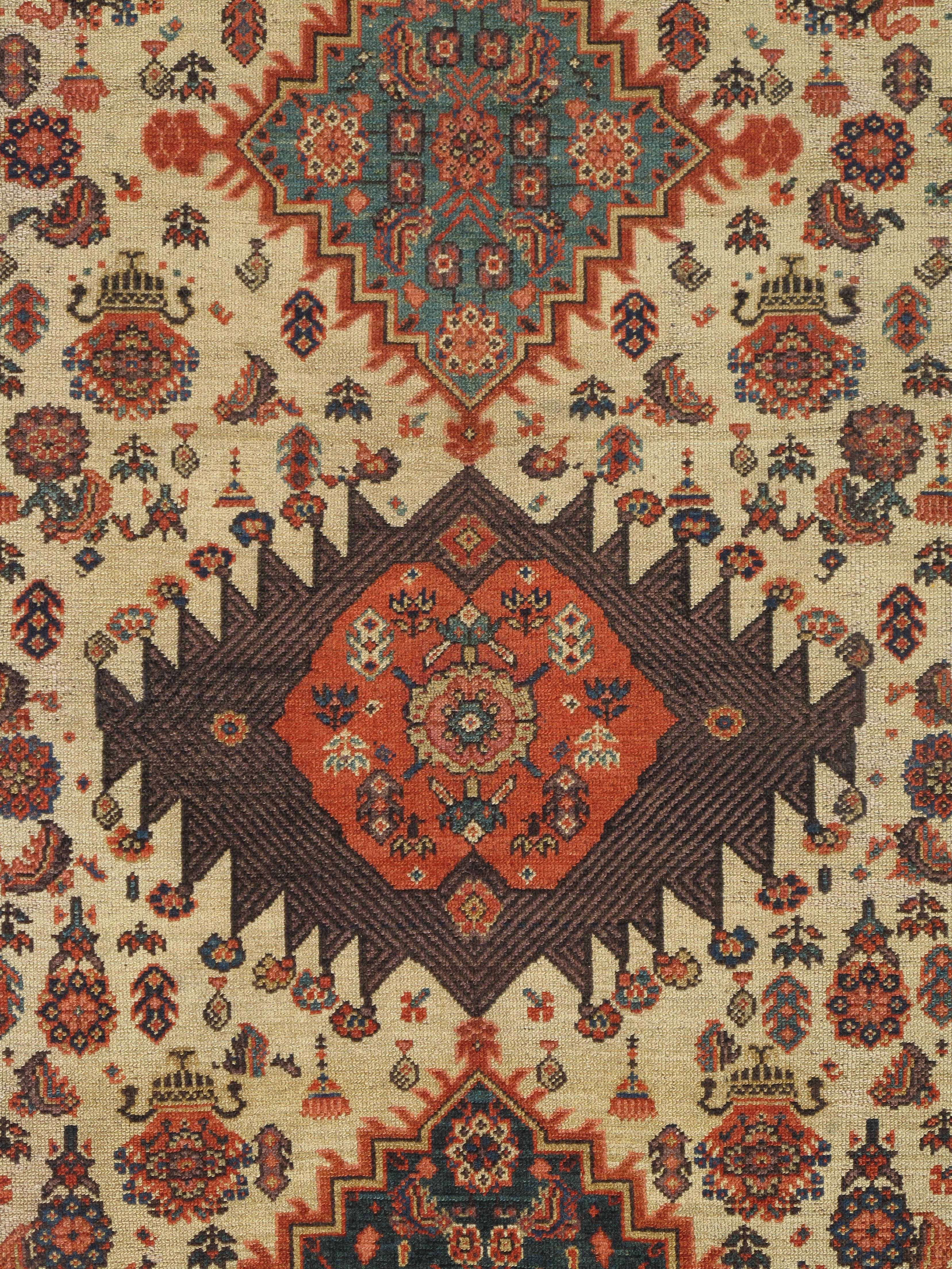 Antiker Persischer Malayer Teppich, Geometrisches Design, Elfenbein, Grün, Marine CIRCA 1890 im Angebot 2