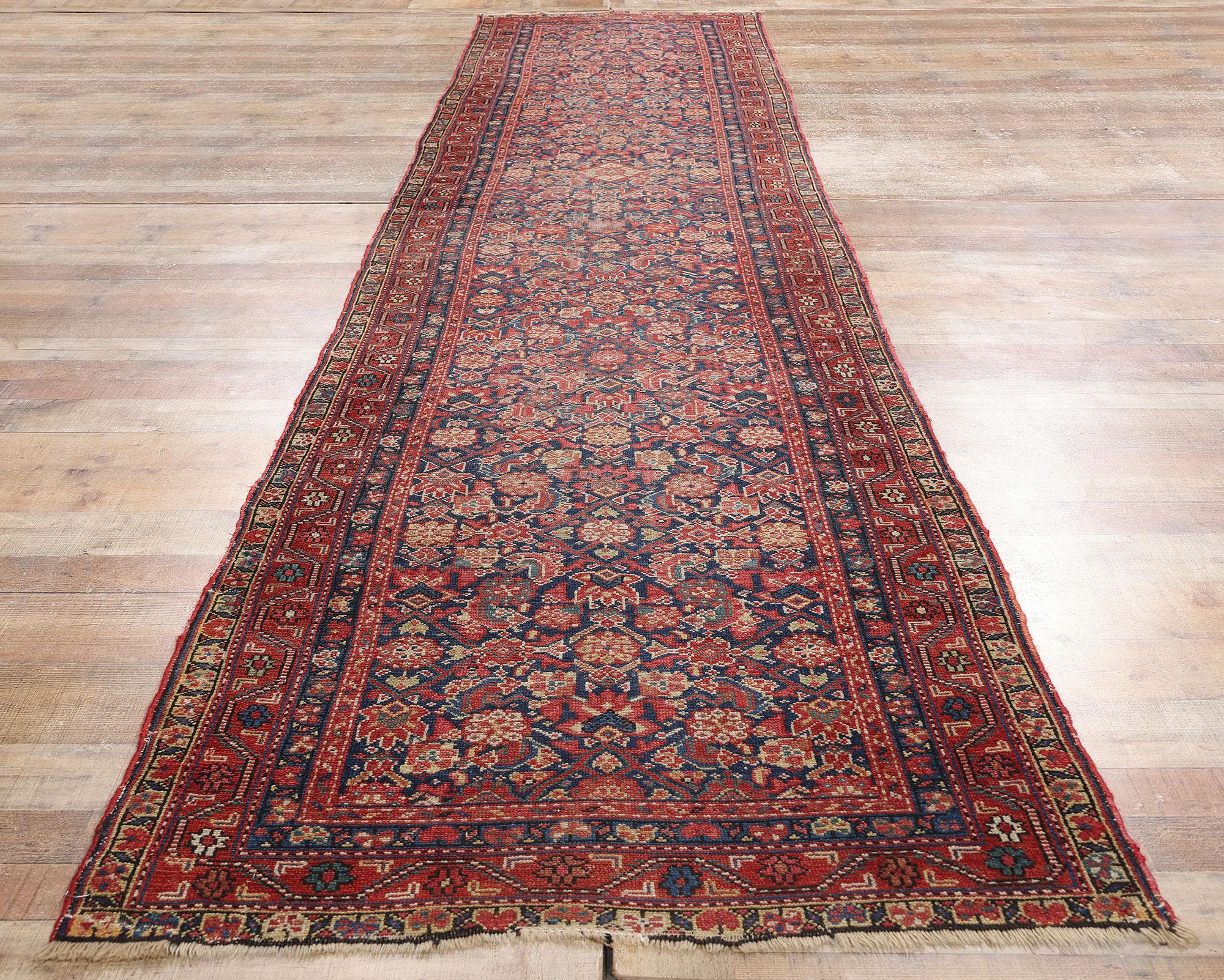 Antiker persischer Malayer-Teppich-Läufer mit traditionellem Stil, 03'03 x 15'09 im Angebot 1