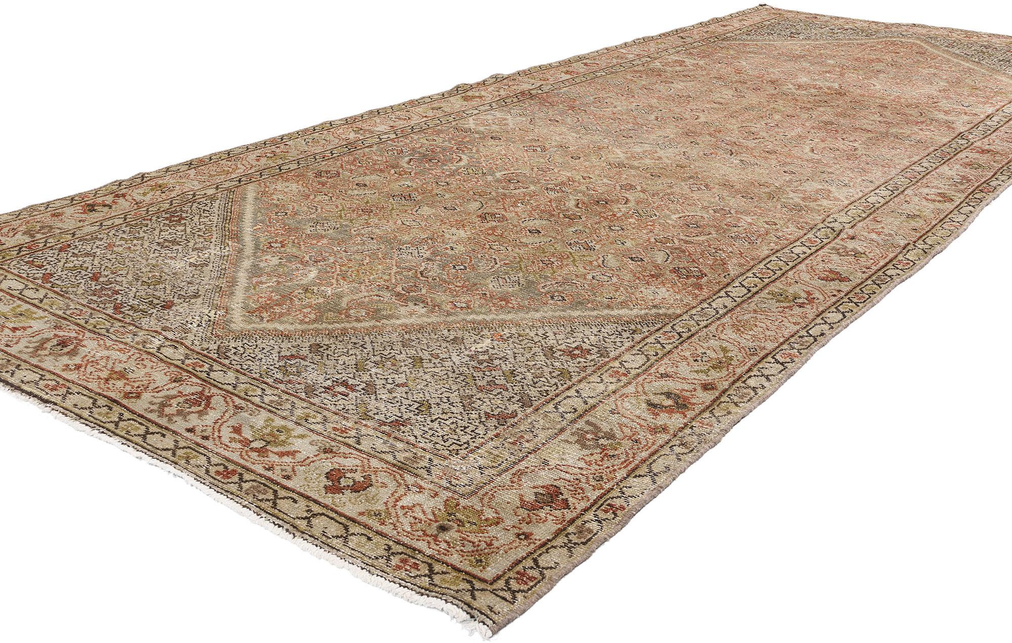 61372 Tapis persan antique vieilli Malayer Gallery, 05'02 x 13'01. Ce tapis de galerie antique en laine nouée à la main et vieillie Malayer Gallery allie harmonieusement le raffinement décontracté à l'attrait masculin, offrant une pièce intemporelle