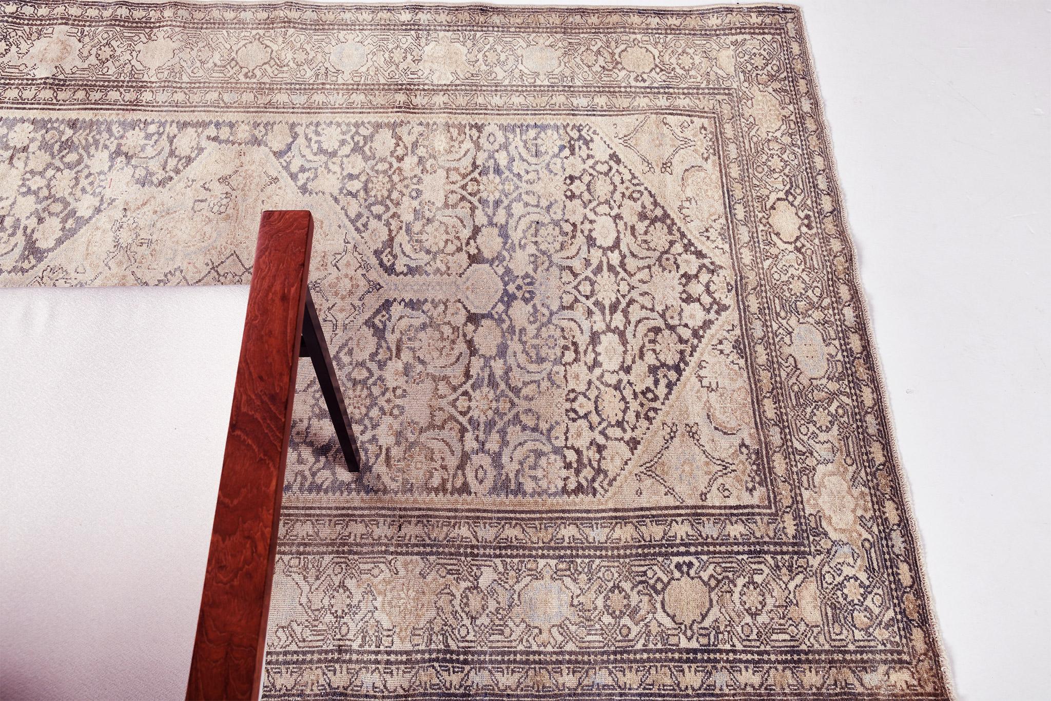 Numéro de tapis
32024
Taille
4' 2