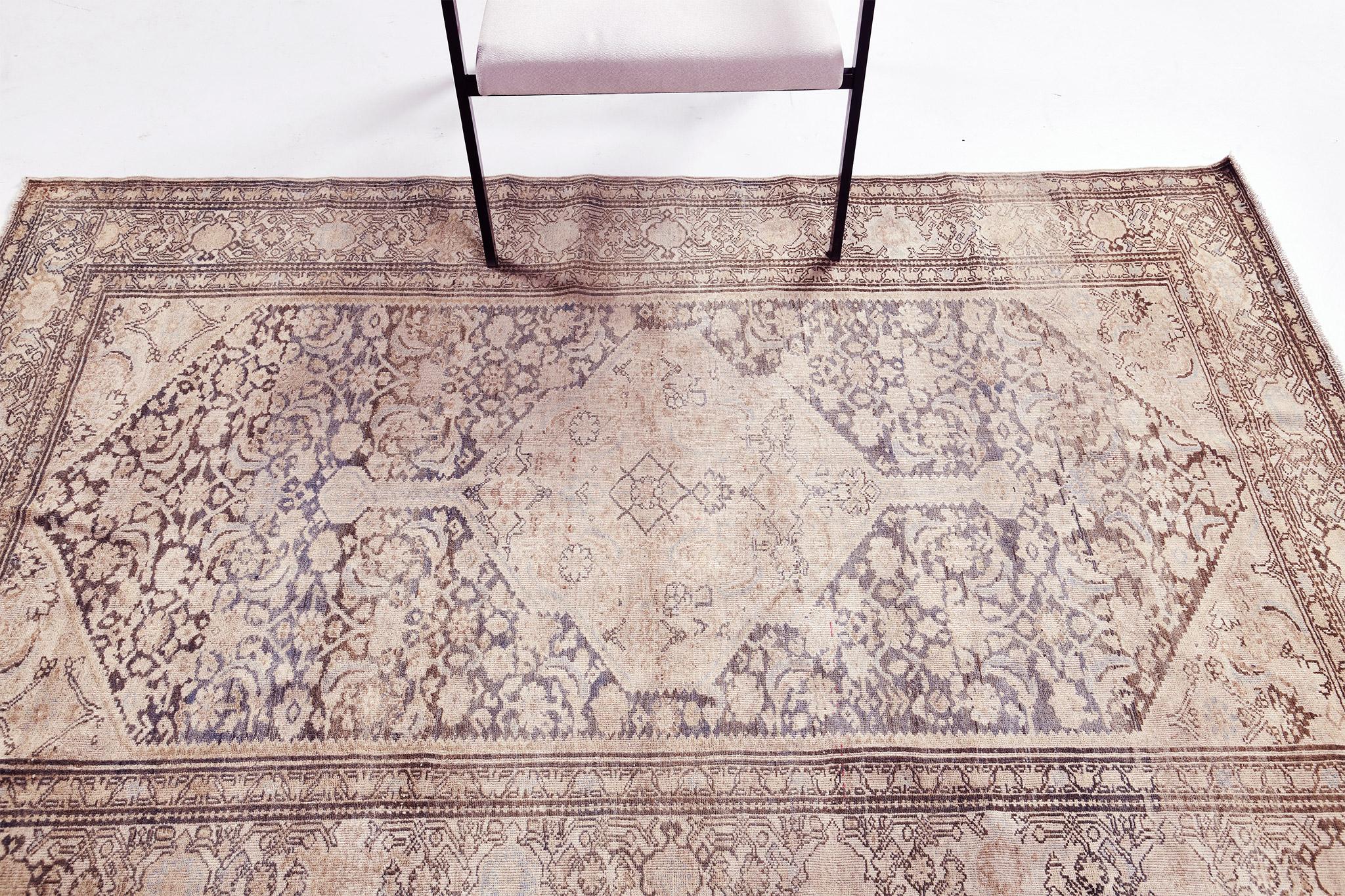 Malayer persan ancien Bon état - En vente à WEST HOLLYWOOD, CA