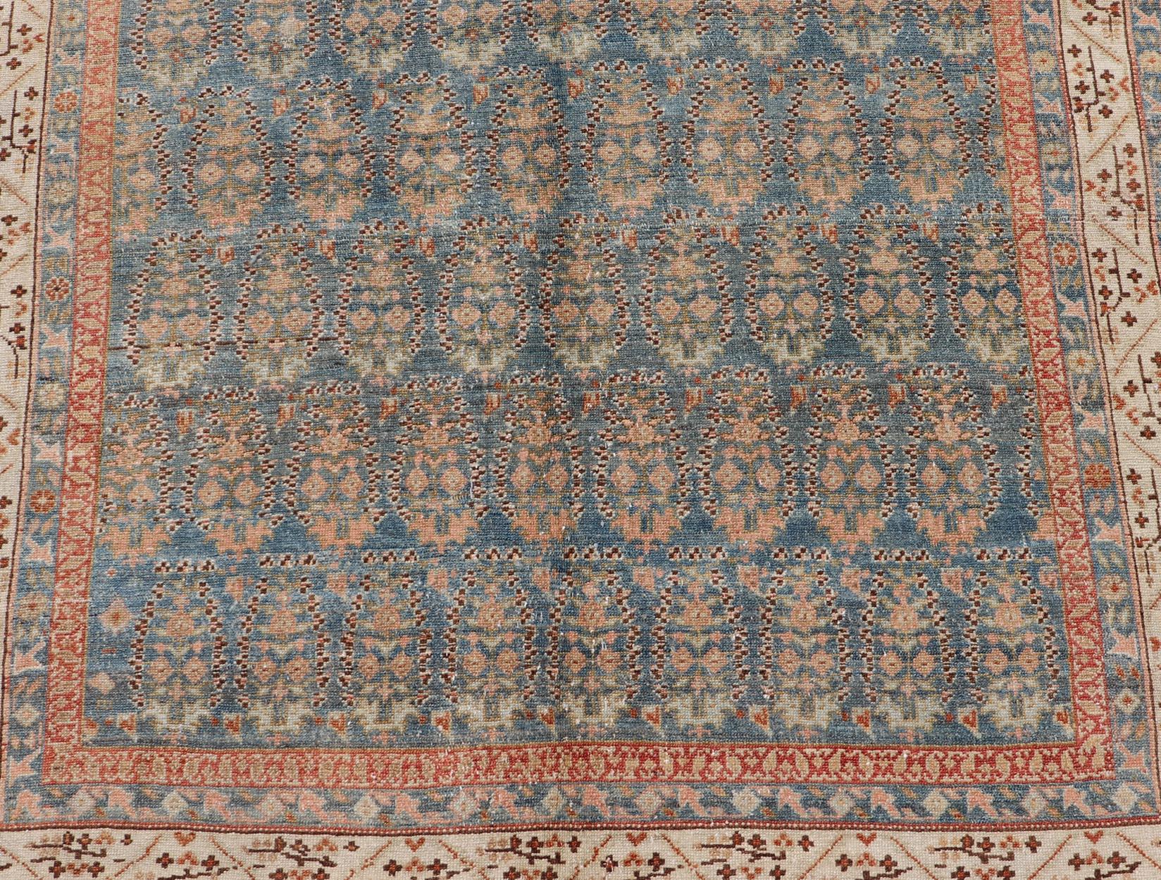 Antico tappeto persiano Malayer Gallery con disegno Paisley su sfondo azzurro in vendita 2