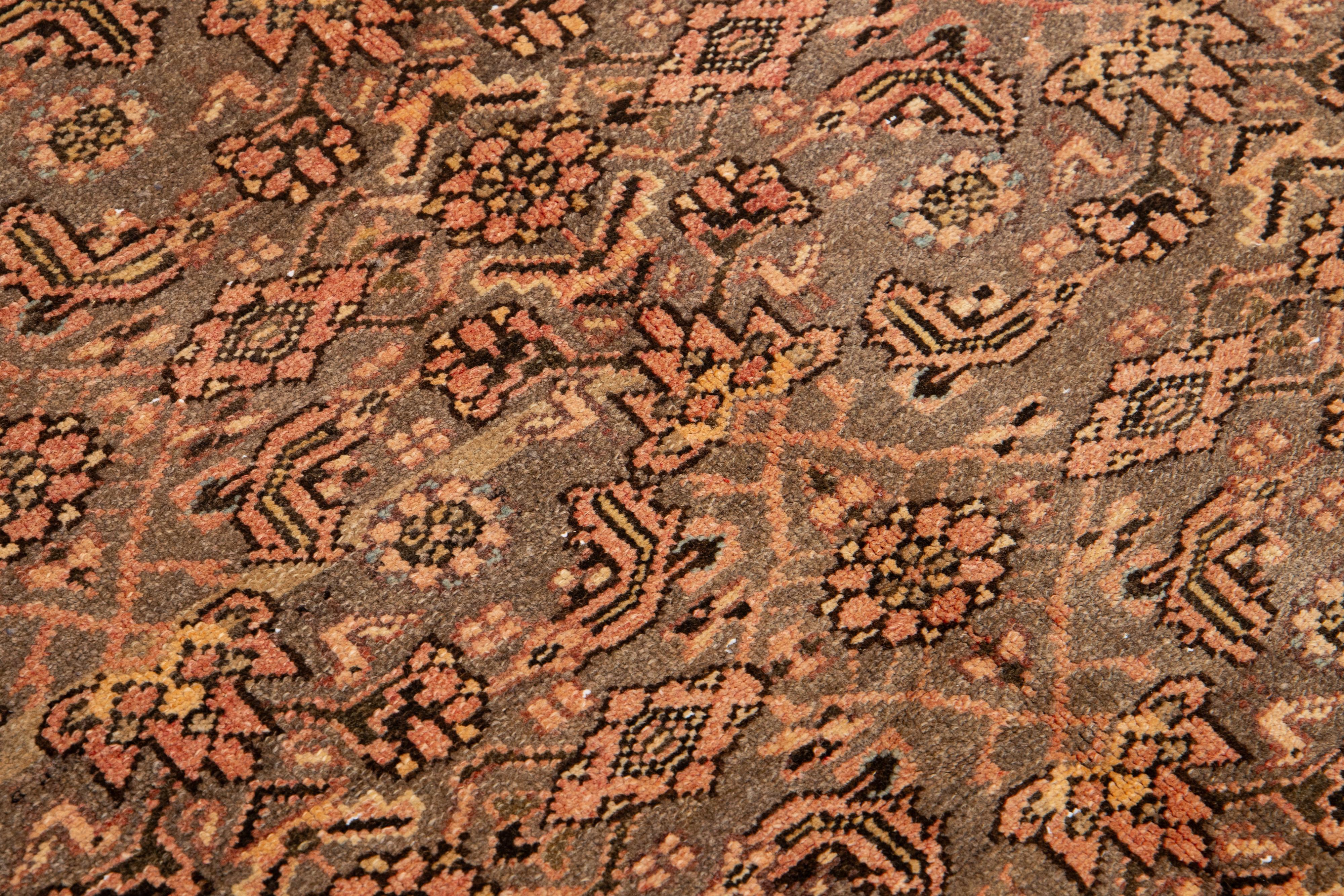 Antiker persischer Malayer Grauer Wollteppich aus den 1920er Jahren mit floralem Muster (Wolle) im Angebot