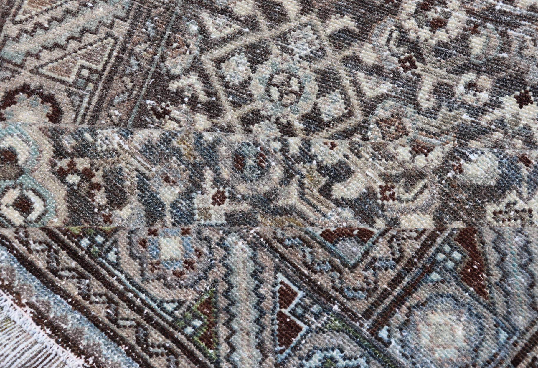 Chemin de table persan antique en laine nouée à la main Malayer dans les tons Brown, Gray et Blue en vente 1