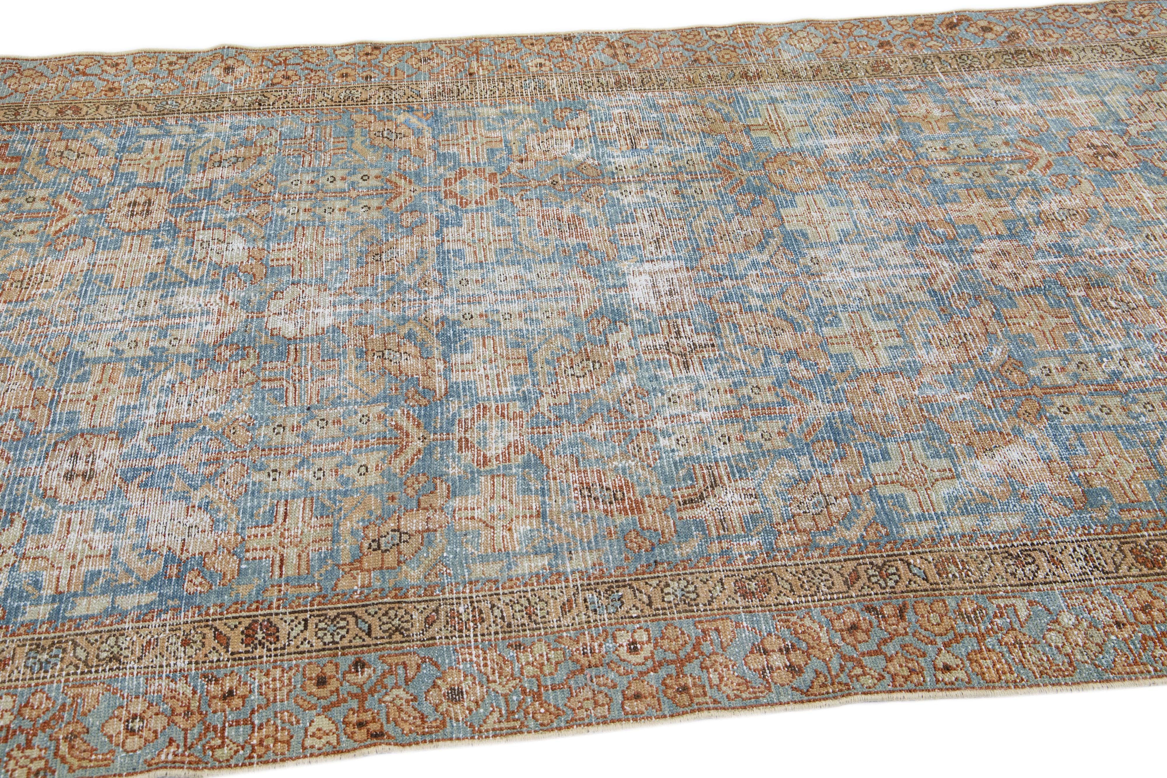20ième siècle Tapis de couloir persan ancien Malayer en laine bleue entièrement recouvert à la main en vente