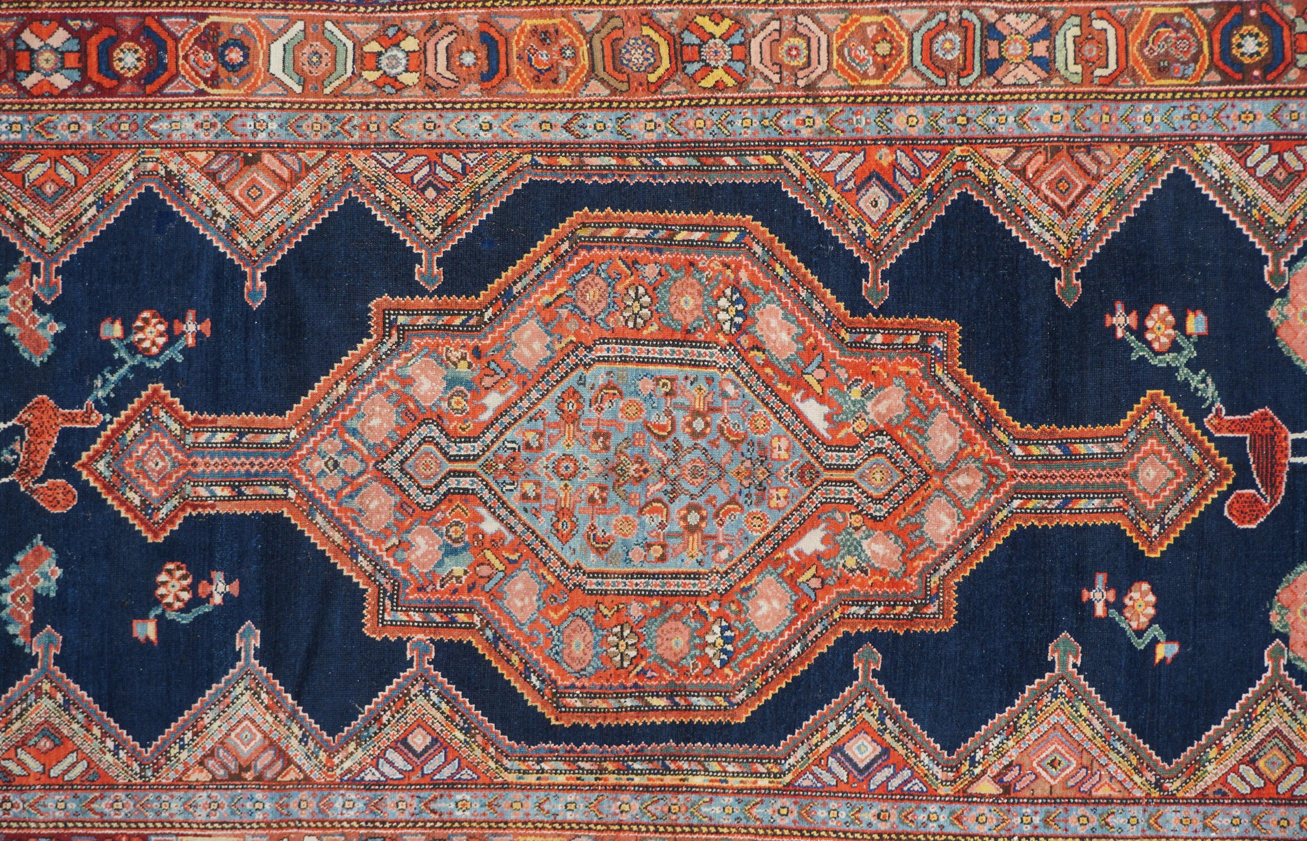 Antiker Malayer-Teppich 5'2'' x 10'2'' (Handgeknüpft) im Angebot