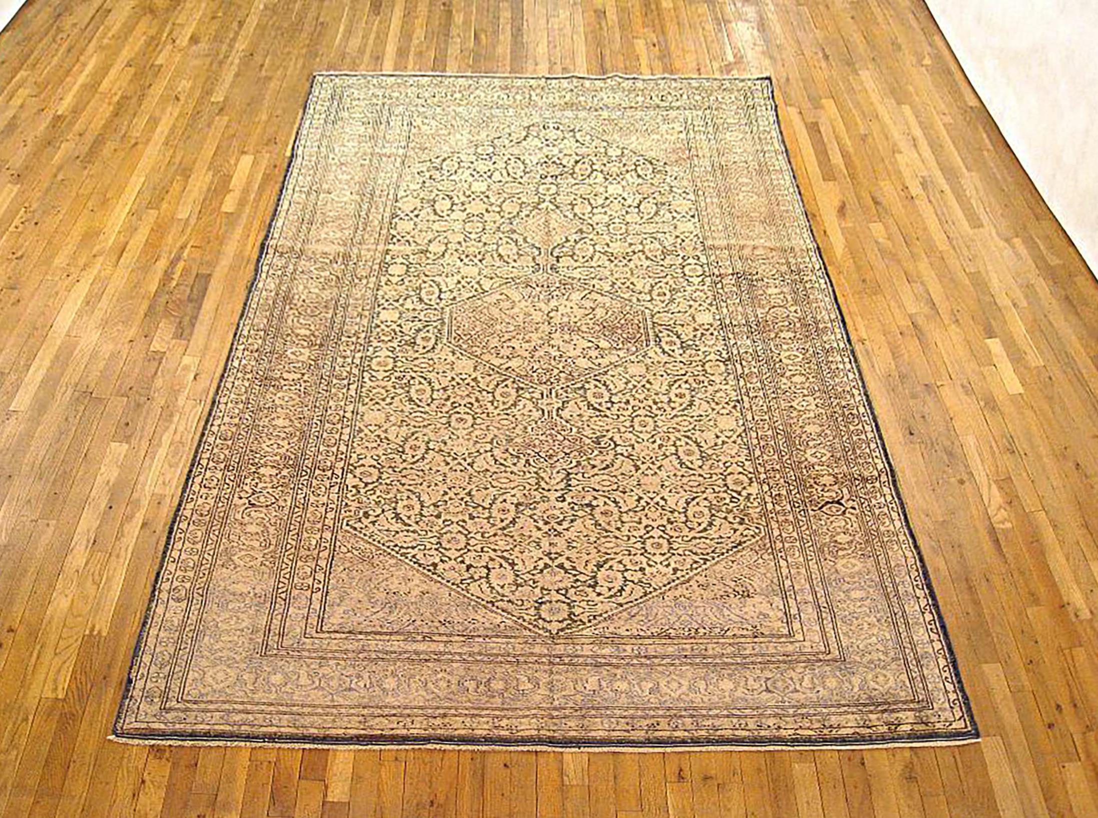 Antique Persian Malayer Oriental Rug in Room Size

An antique Persian Malayer oriental rug, circa 1920. Size 11'1