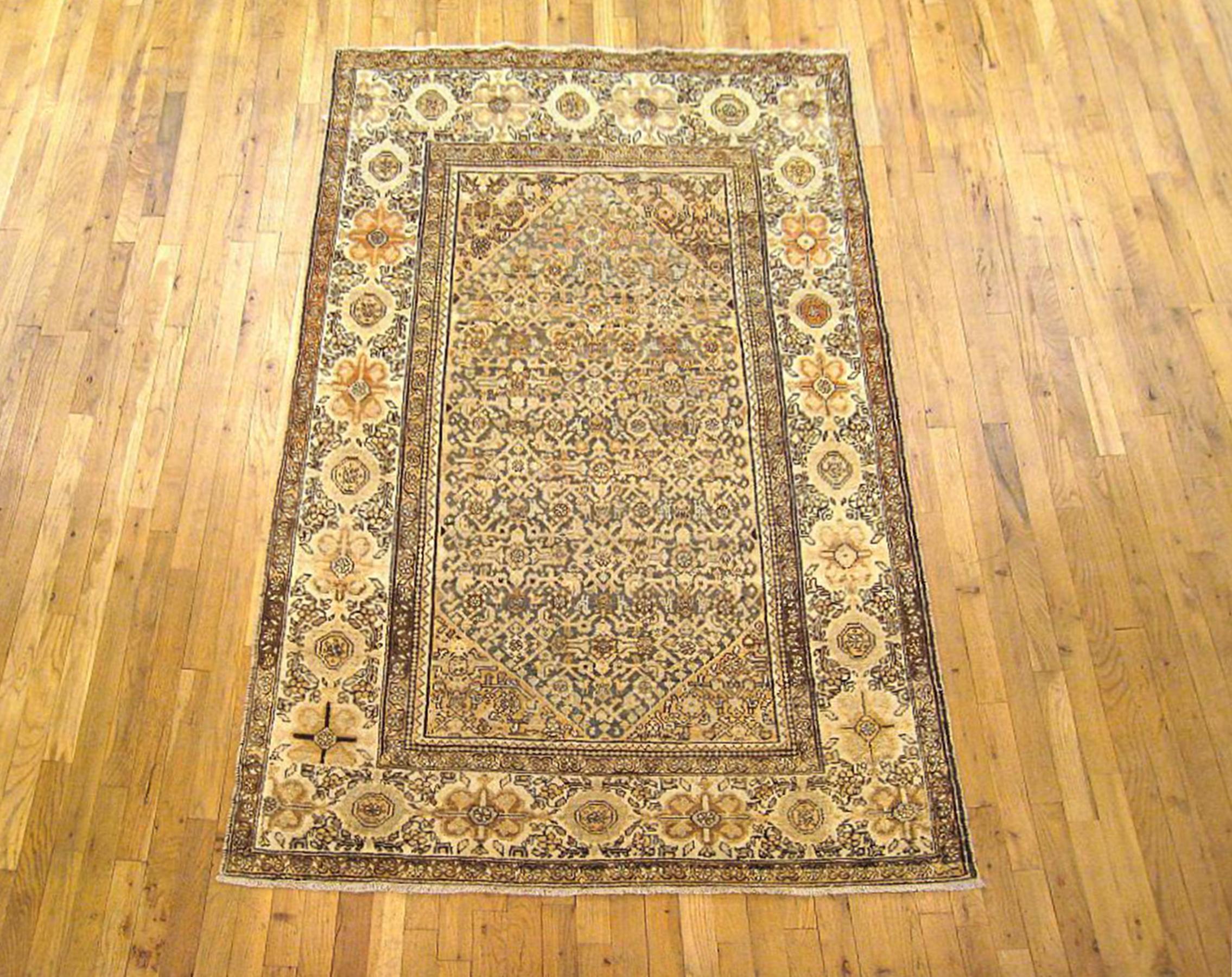 Antiker persischer Malayer Orientteppich in kleinem Format

Ein antiker persischer Malayer Orientteppich, um 1910. Größe 6'5