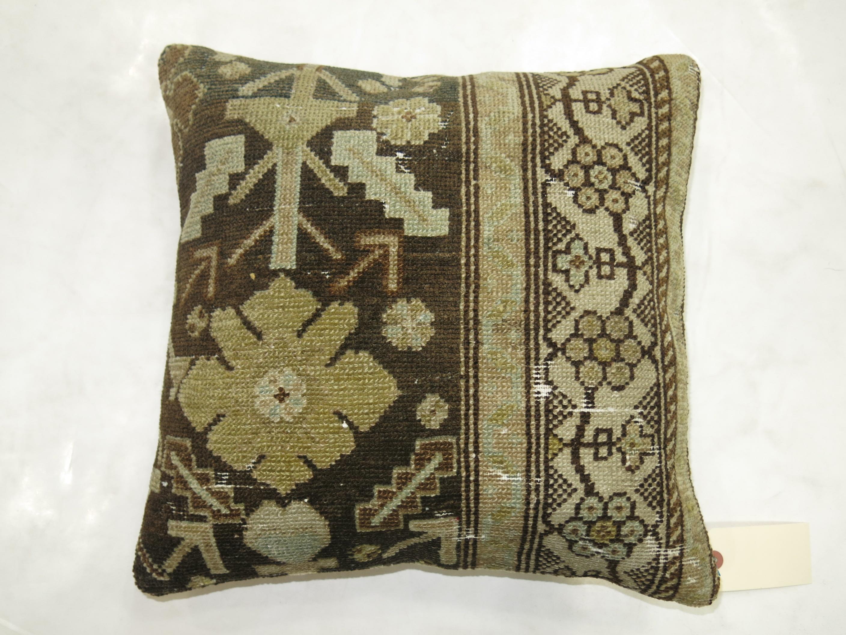 Antique Persian Malayer Pillow In Good Condition For Sale In New York, NY