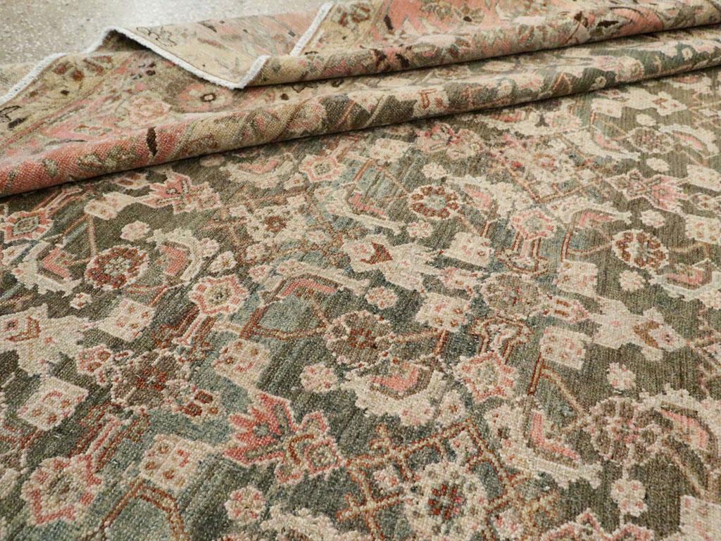 Antiker persischer Malayer-Teppich in Zimmergröße (20. Jahrhundert) im Angebot