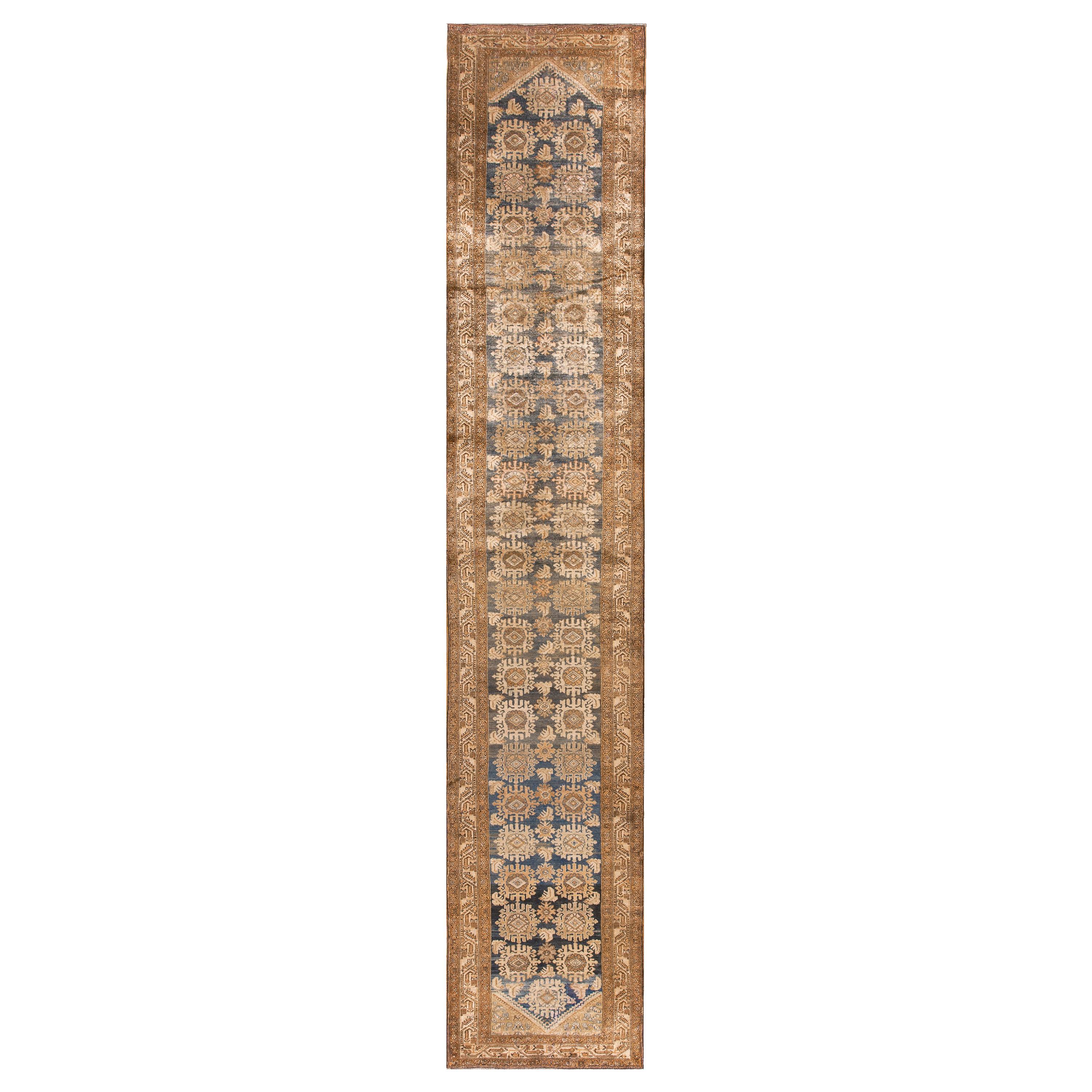 Persischer Malayer-Teppich des frühen 20. Jahrhunderts ( 3' x 16'6" - 92 x 503") im Angebot