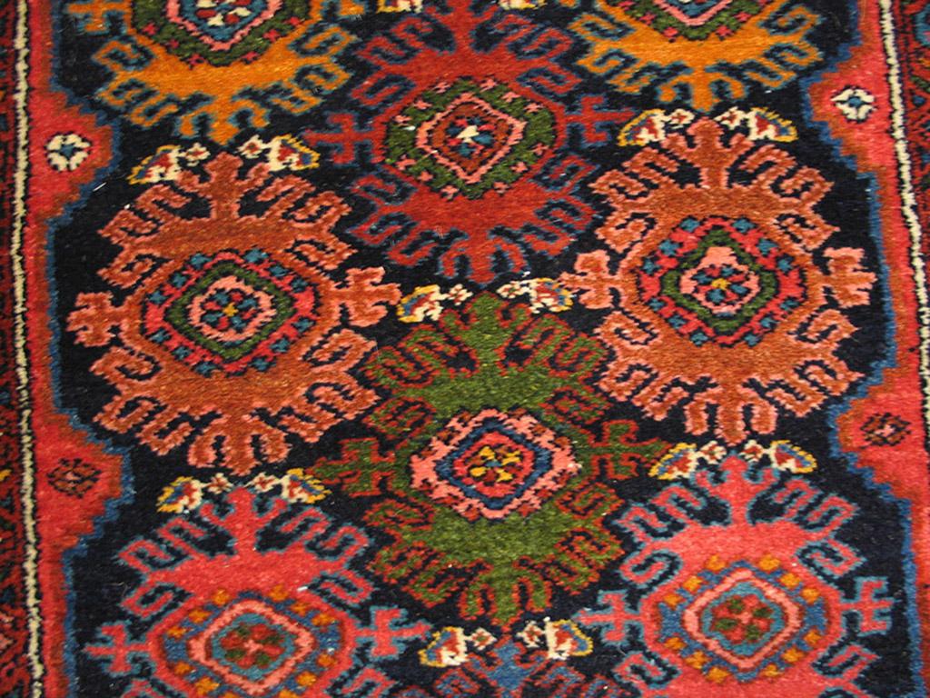 Antique Persian Malayer rug. Size: 3'2