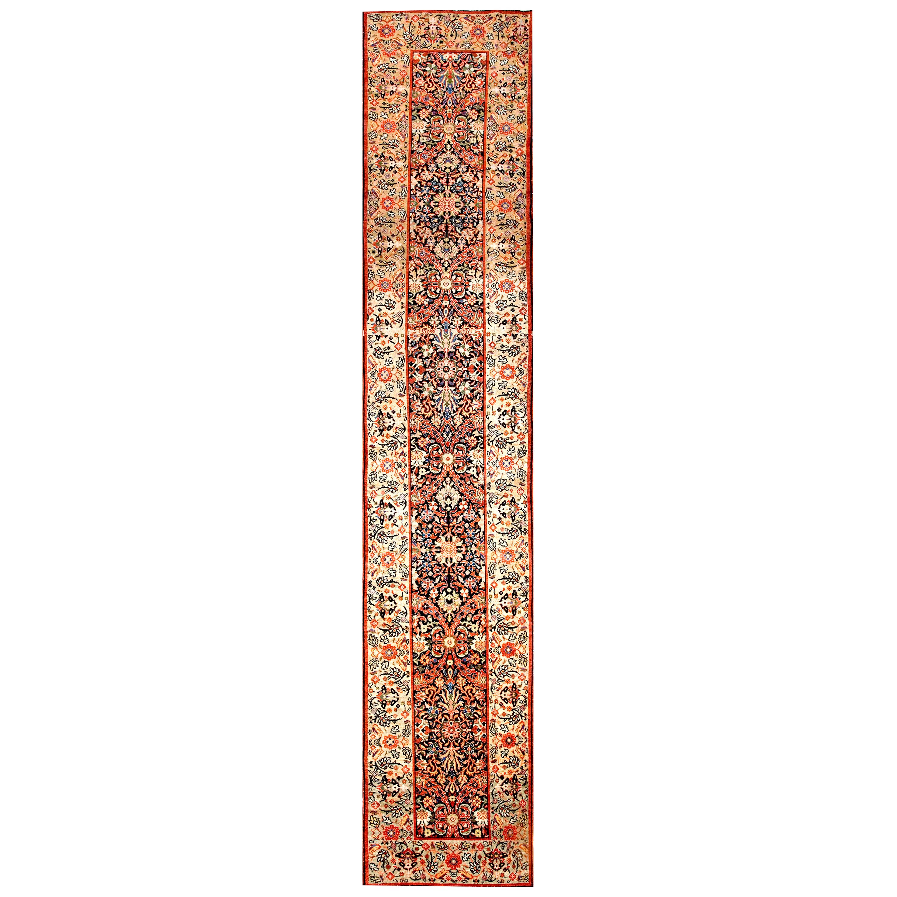 Early 20th Century Persian Malayer Carpet ( 3'4" x 17'2" - 102 x 523 ) For Sale