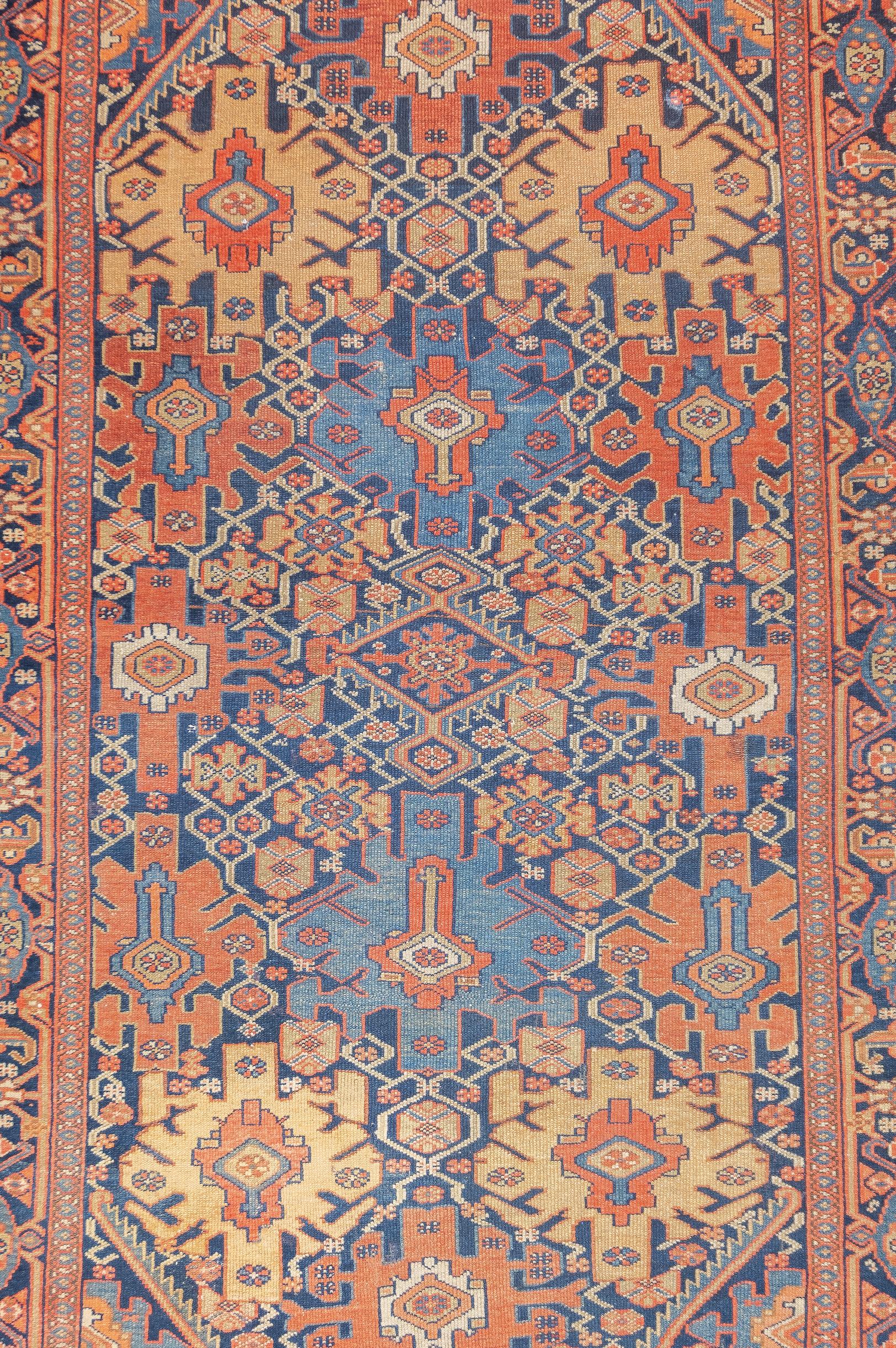 Antiker persischer Malayer-Teppich aus Persien 4'2'' x 6'8'' (Persisch) im Angebot