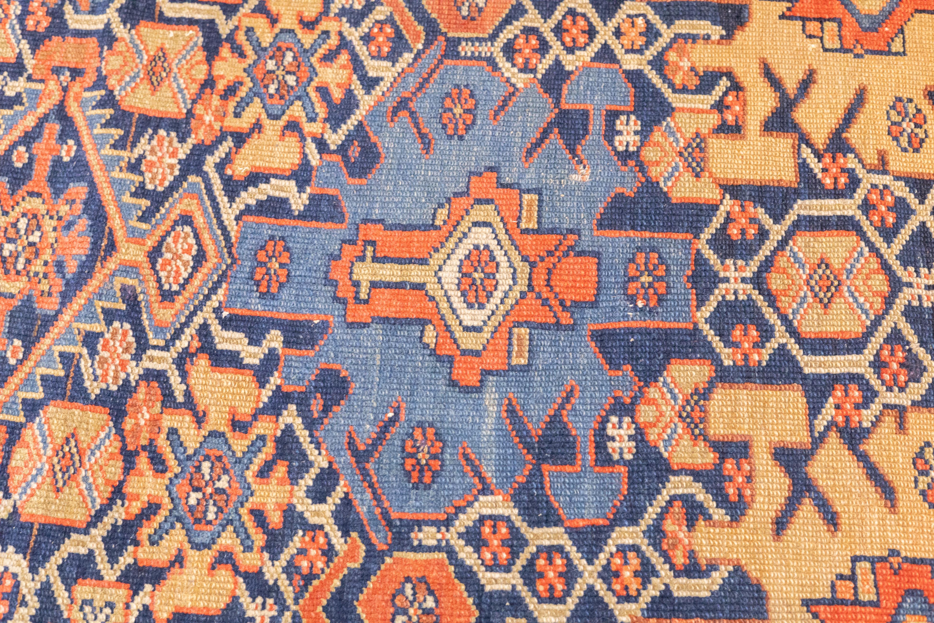 Antiker persischer Malayer-Teppich aus Persien 4'2'' x 6'8'' (20. Jahrhundert) im Angebot