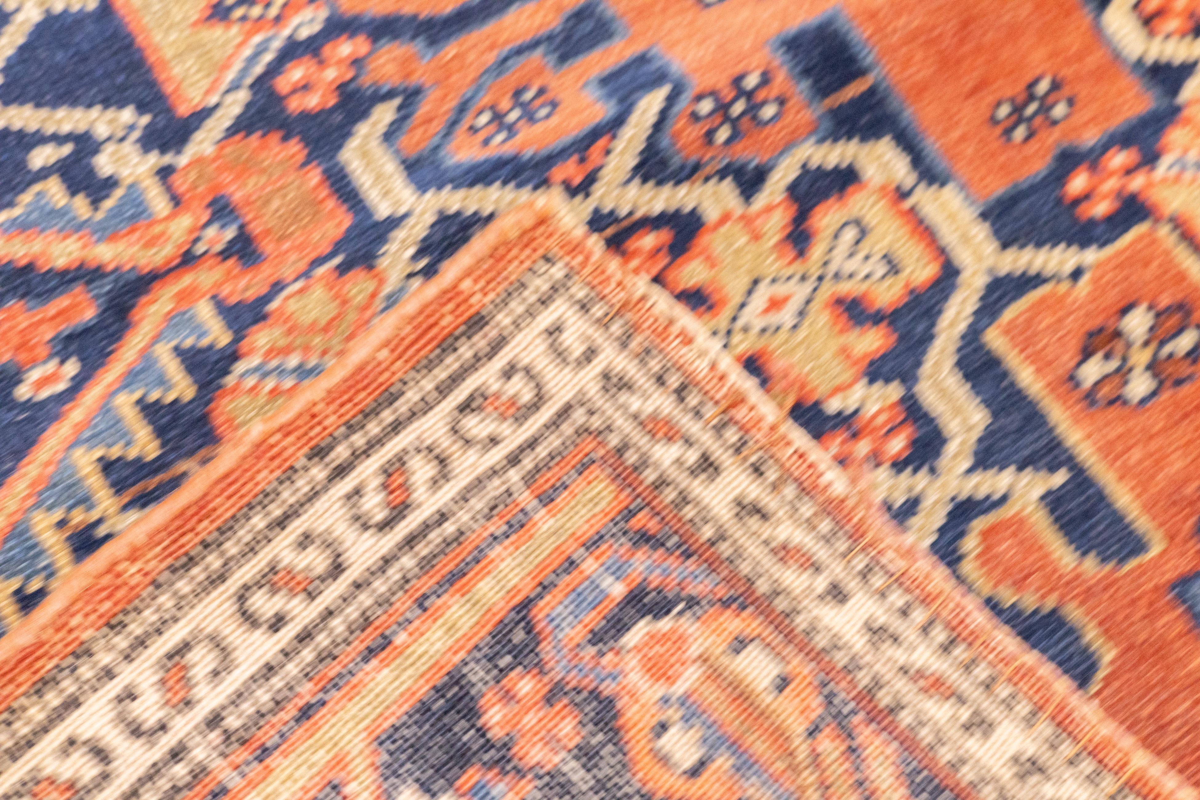 Antiker persischer Malayer-Teppich aus Persien 4'2'' x 6'8'' im Angebot 1