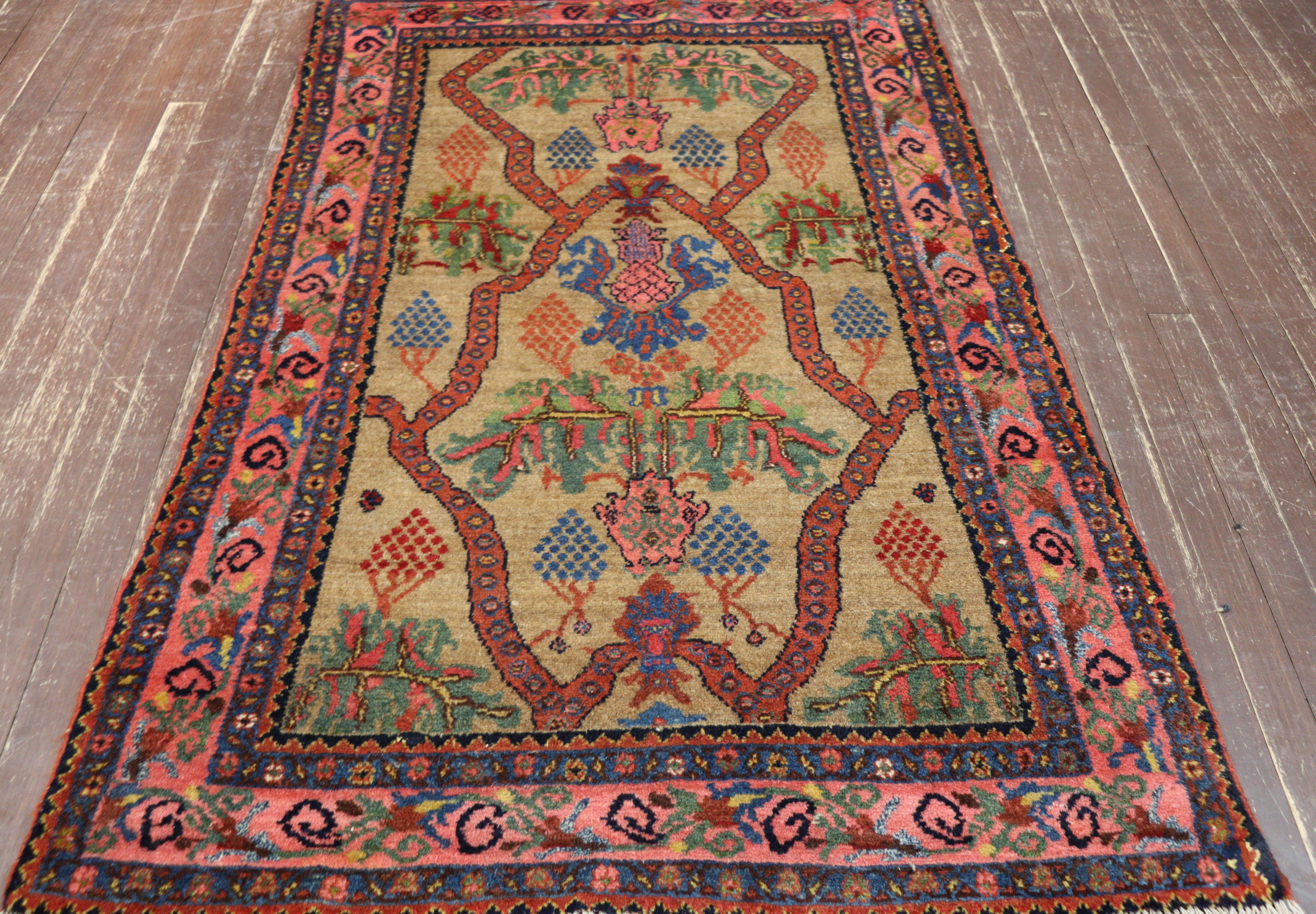 Antiker persischer Malayer-Teppich in erstaunlicher Farbe im Zustand „Hervorragend“ im Angebot in Evanston, IL