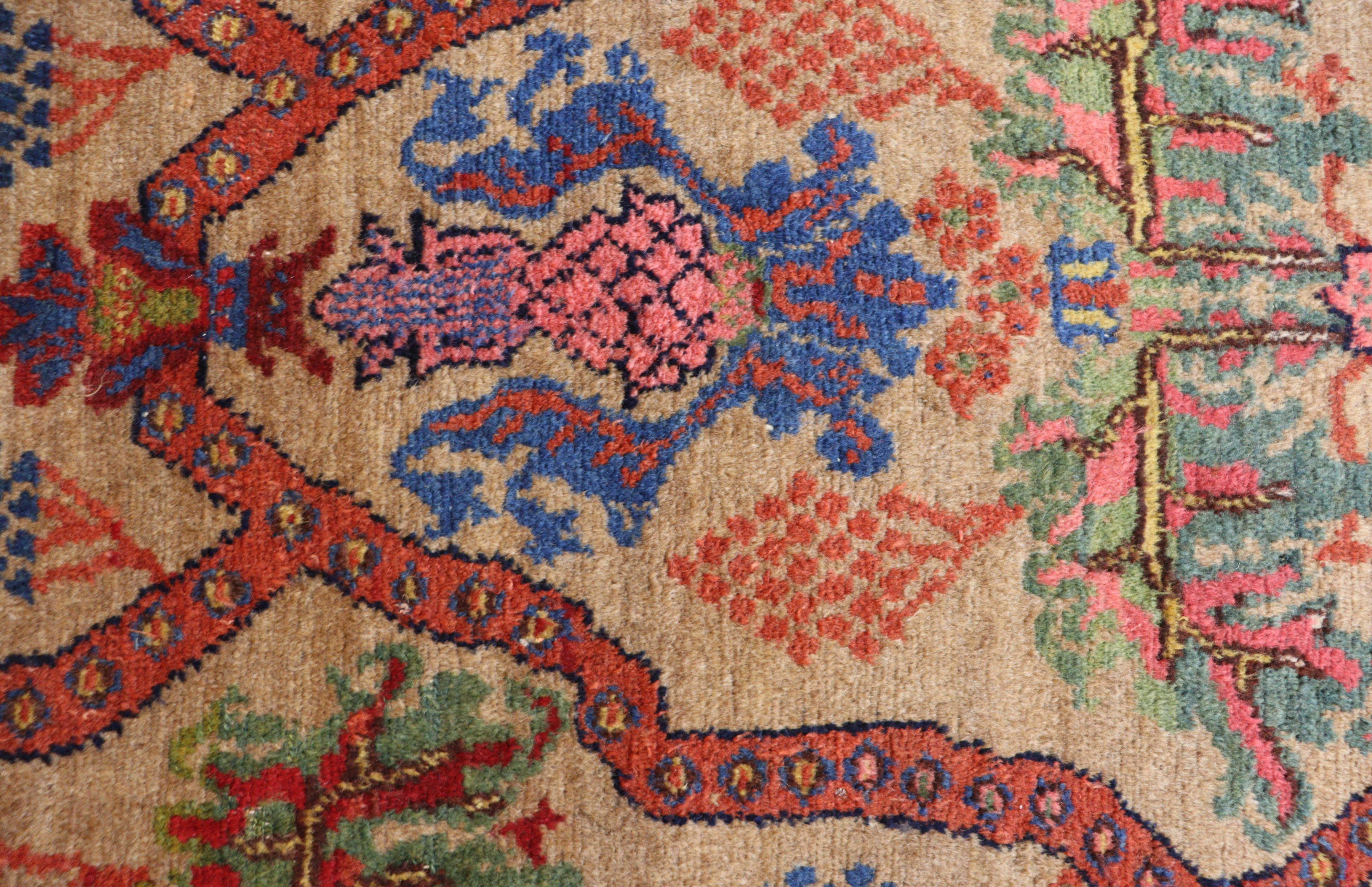 Antiker persischer Malayer-Teppich in erstaunlicher Farbe (Wolle) im Angebot