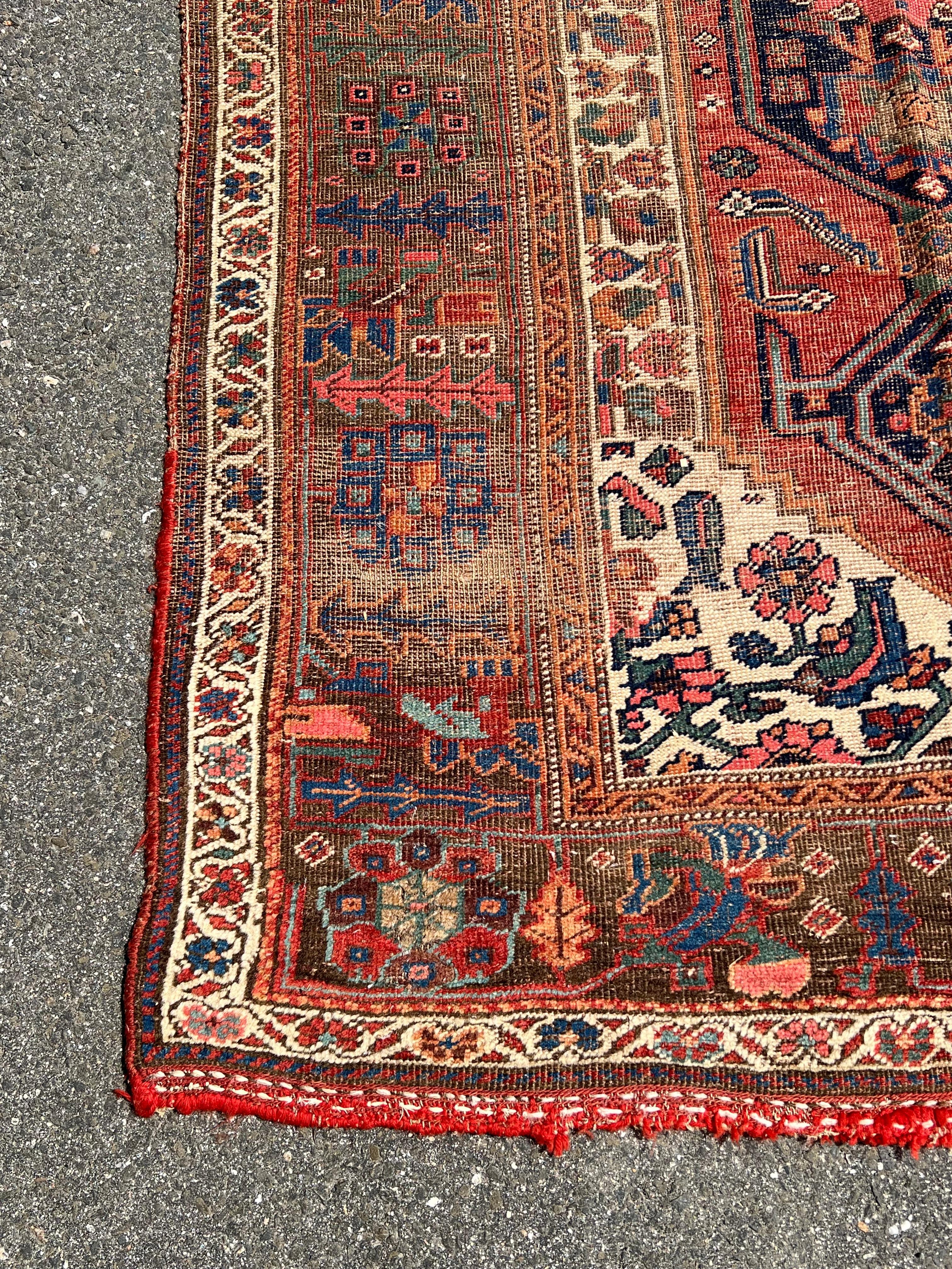Antiker persischer Malayer-Teppich c. Frühes 20. Jahrhundert 4'6 x 8'6 (Wolle) im Angebot