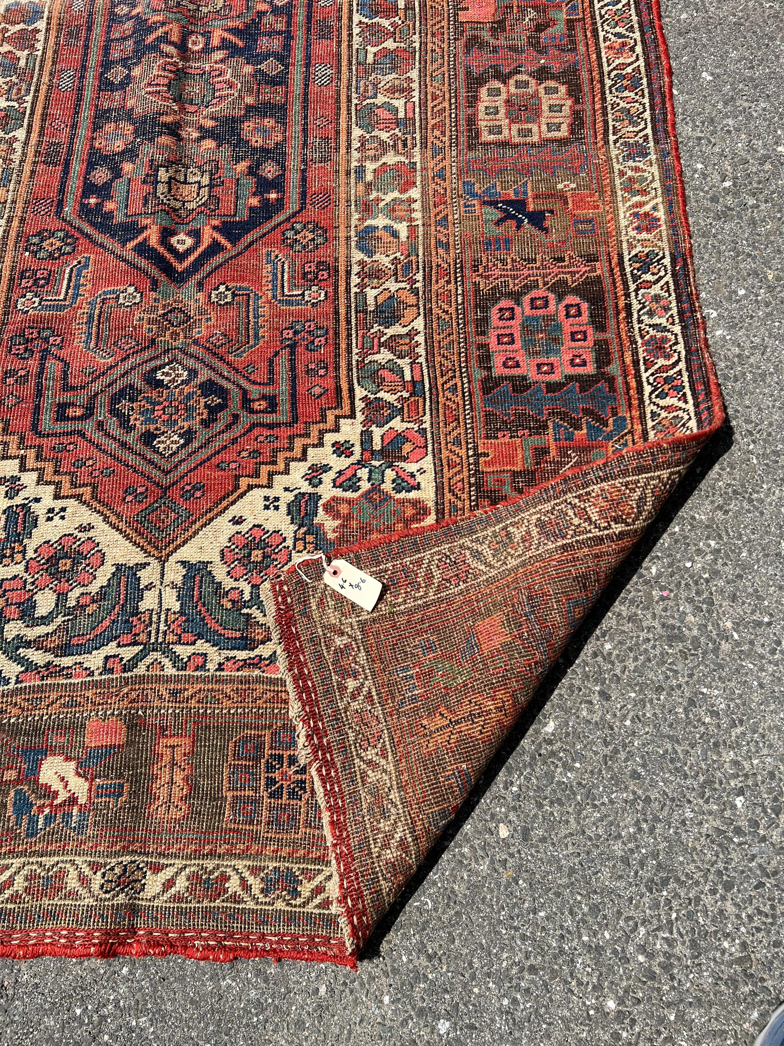Antiker persischer Malayer-Teppich c. Frühes 20. Jahrhundert 4'6 x 8'6 im Angebot 2