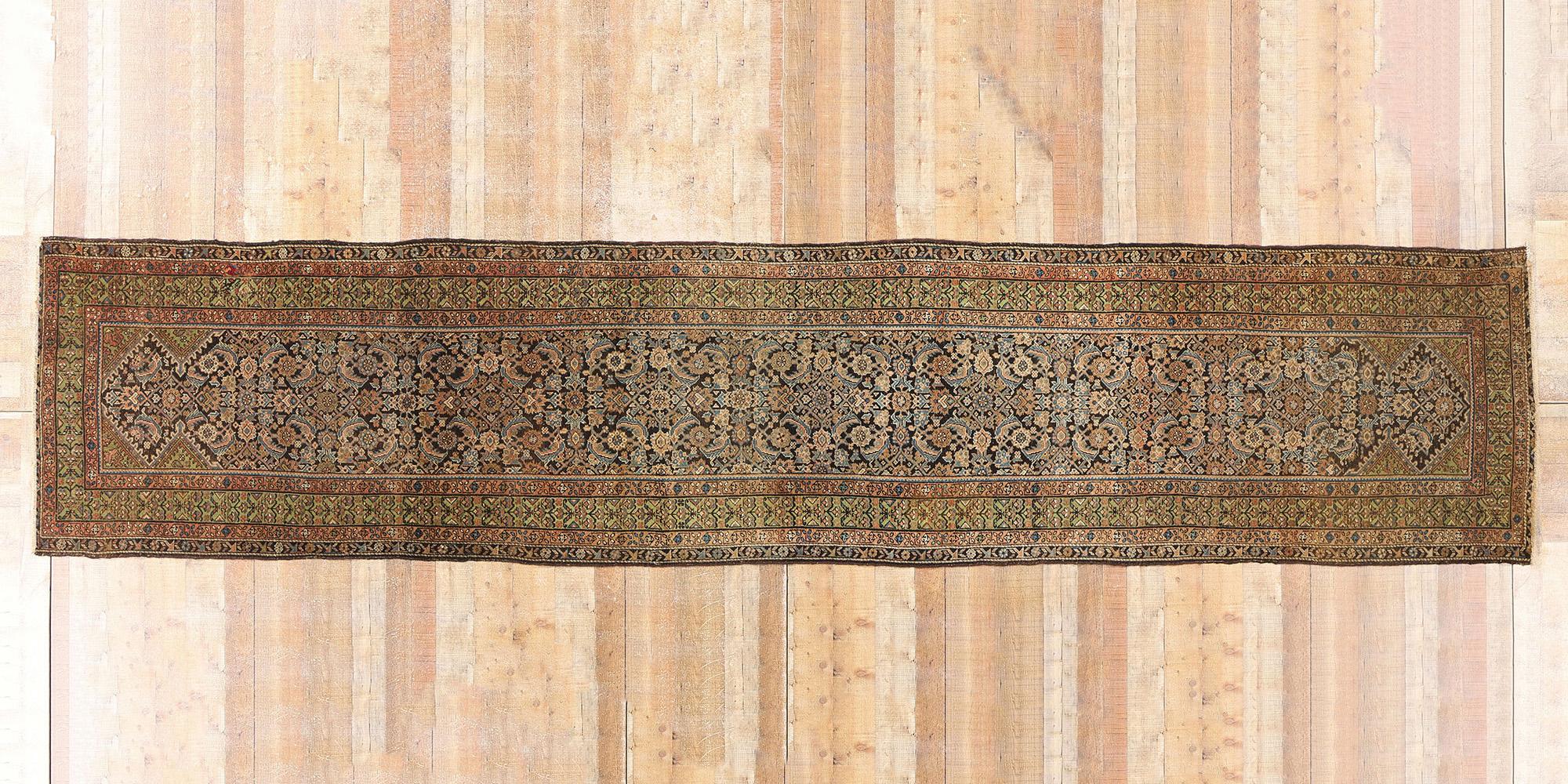 Antiker persischer Malayer-Teppich-Läufer im Used-Look, 03'06 x 16'08, Distressed im Angebot 2