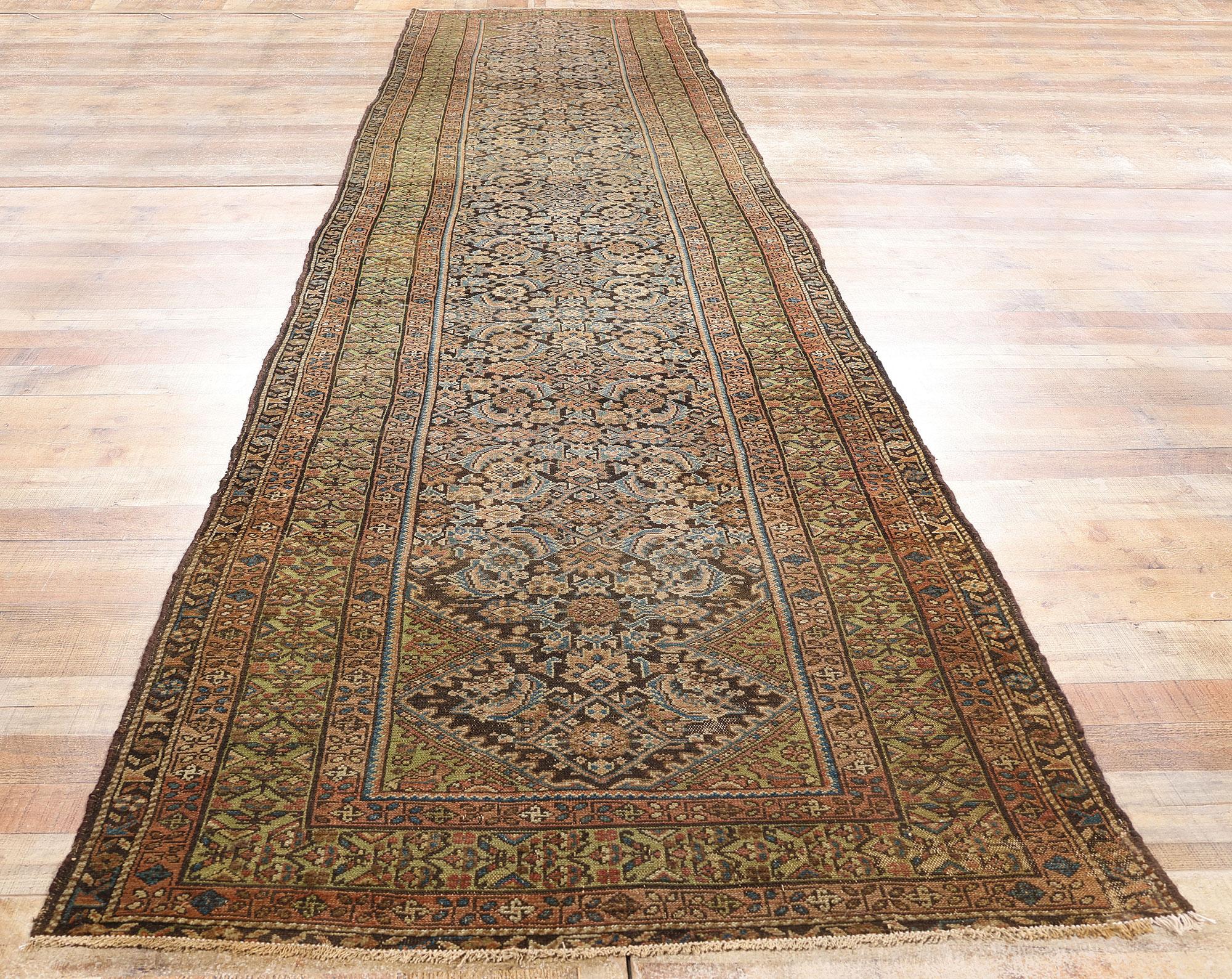 Antiker persischer Malayer-Teppich-Läufer im Used-Look, 03'06 x 16'08, Distressed im Angebot 1