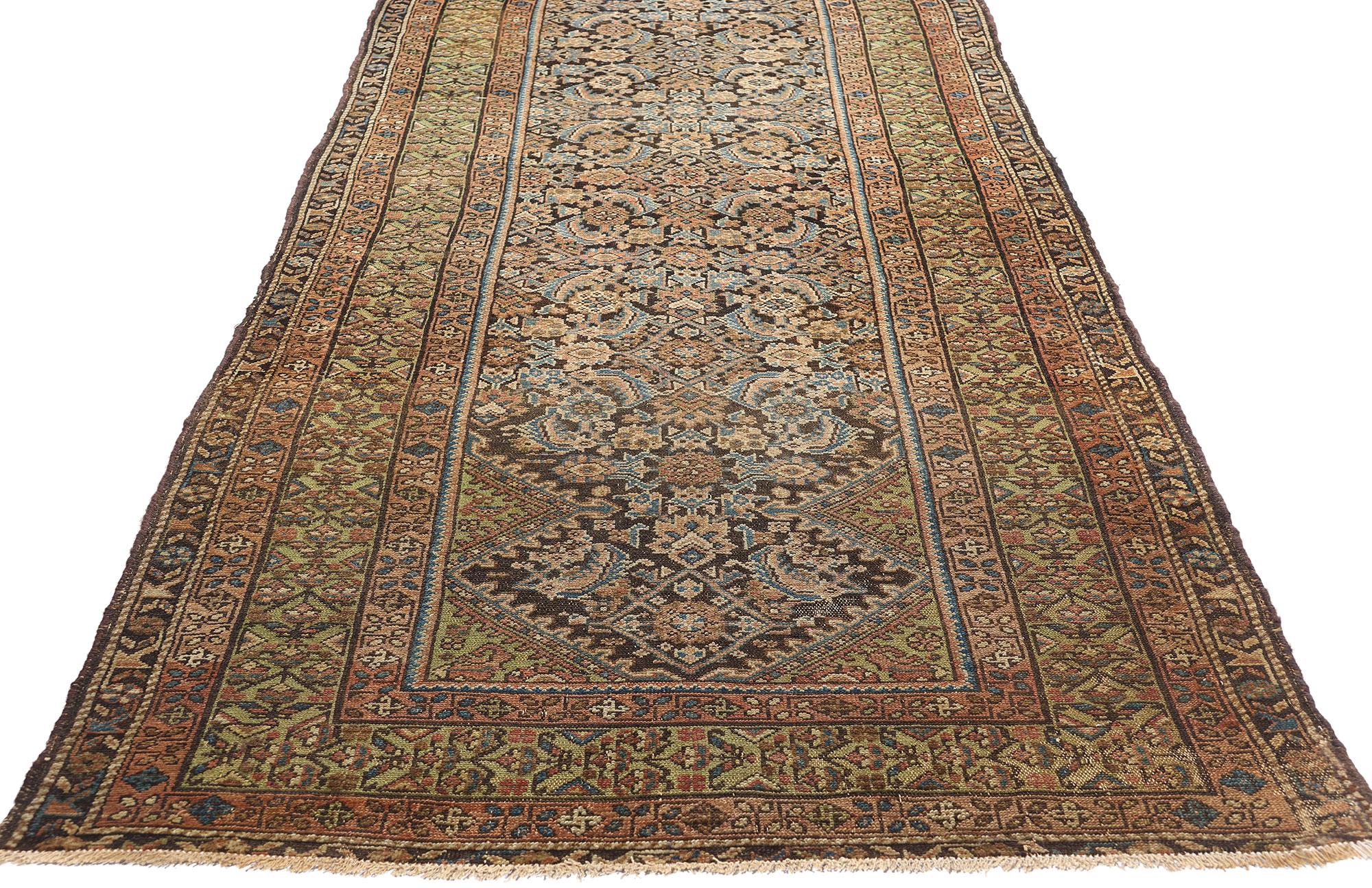 Antiker persischer Malayer-Teppich-Läufer im Used-Look, 03'06 x 16'08, Distressed (Handgeknüpft) im Angebot