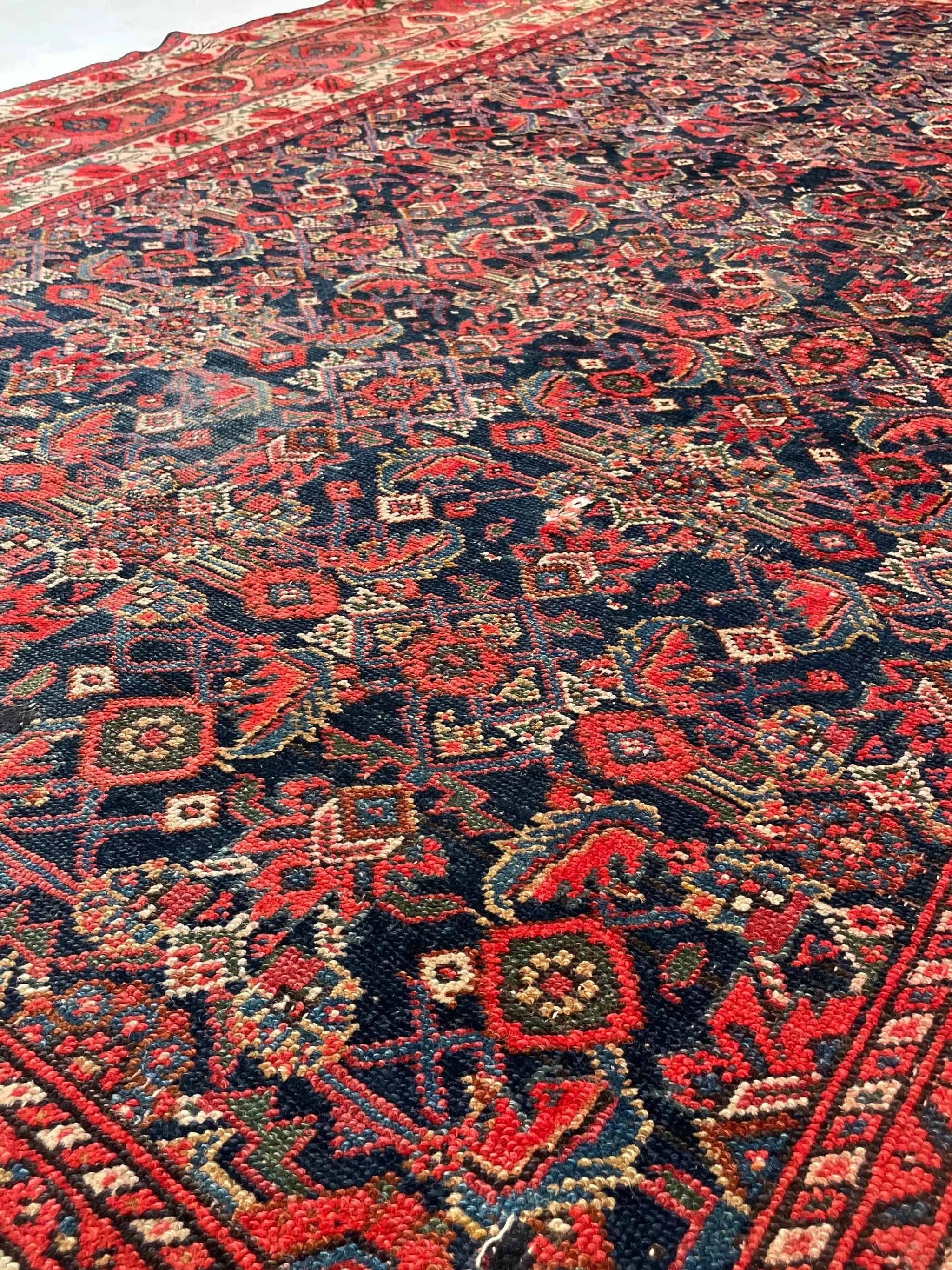 Antique Persian Malayer Rug, circa 1920-1930's In Good Condition For Sale In Milwaukee, WI