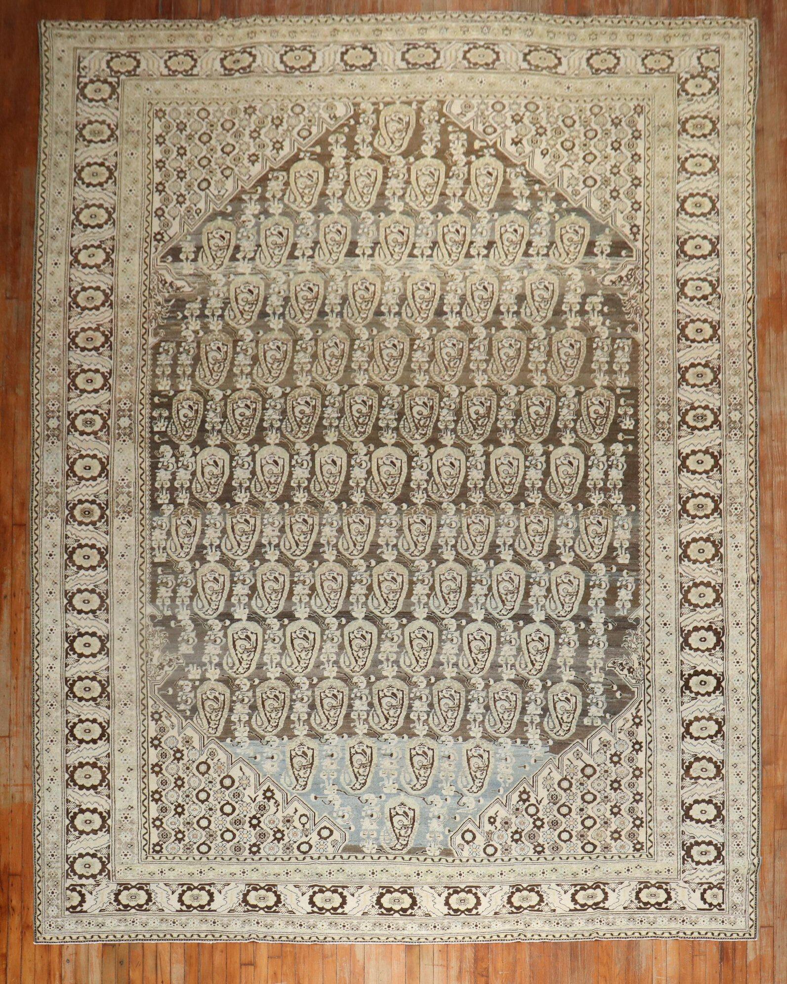 A large room size Antique Persian Malayer rug from the early 20th Century

Measure: 10'3'' x 16'2.

