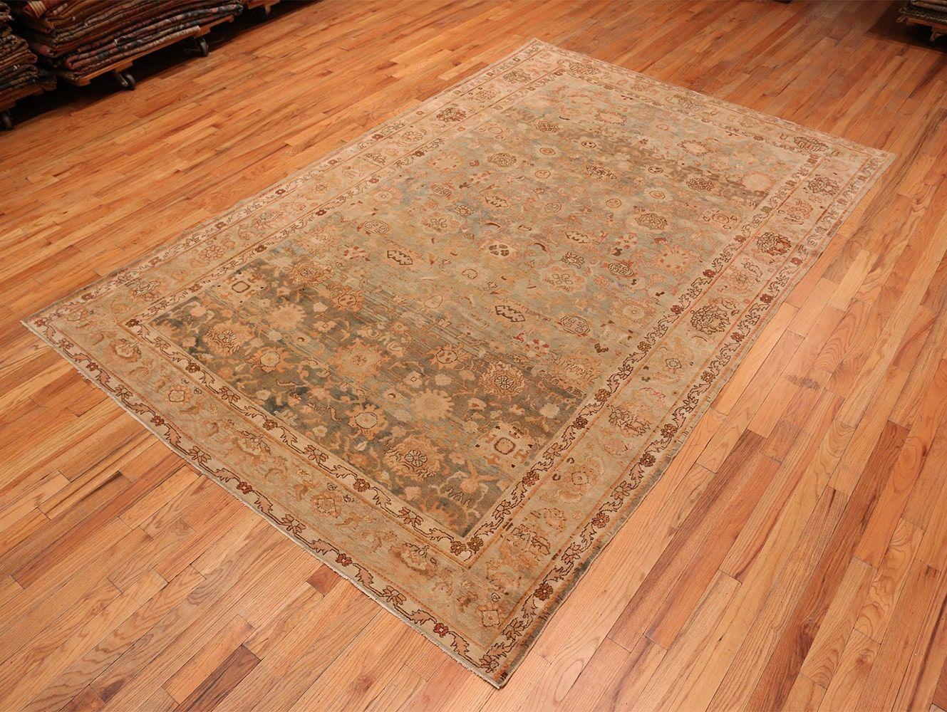 Antique Room Size Persian Malayer Rug. Size: 8 ft 1 in x 12 ft 4 in In Good Condition For Sale In New York, NY