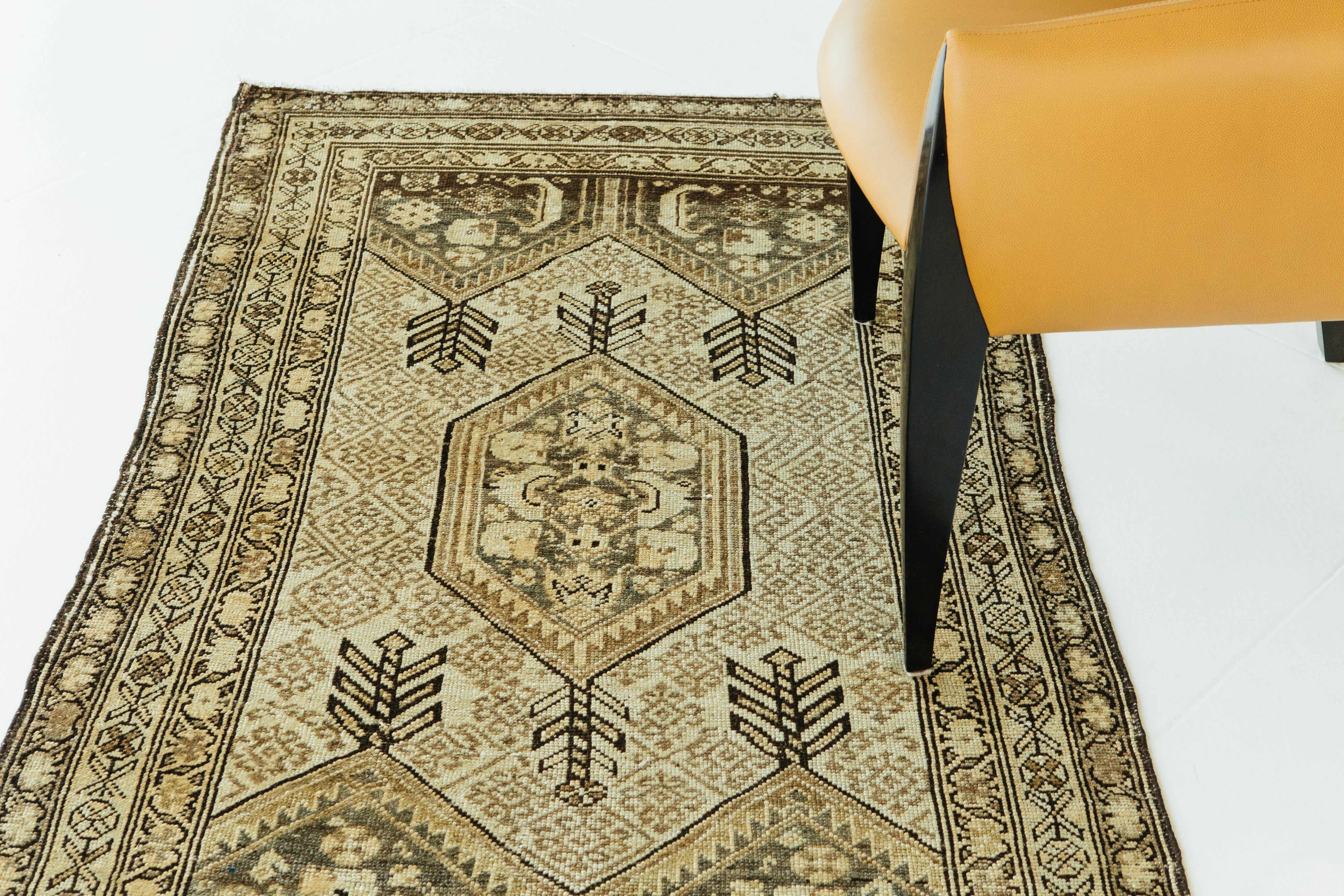 Antiker persischer Malayer-Teppich (Wolle) im Angebot