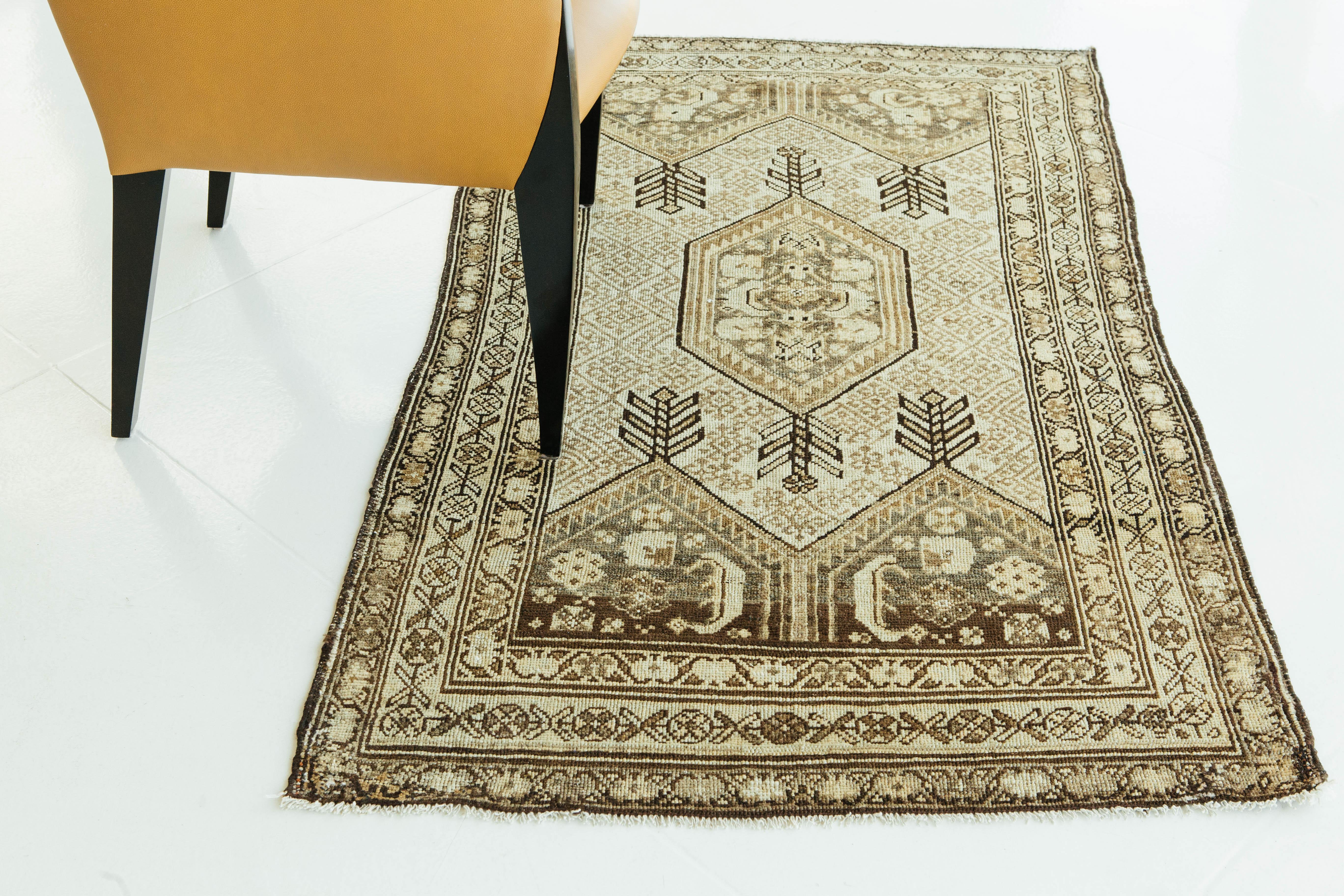 Antiker persischer Malayer-Teppich im Angebot 2