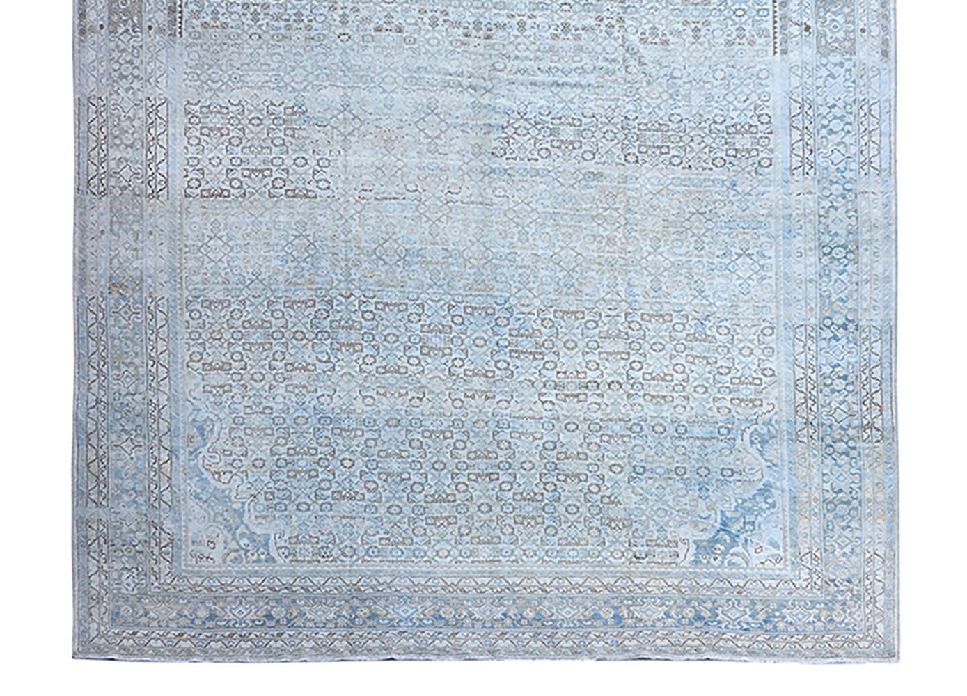 Antiker persischer Malayer-Teppich mit Herati-Muster in Elfenbein und Blau im Angebot 1